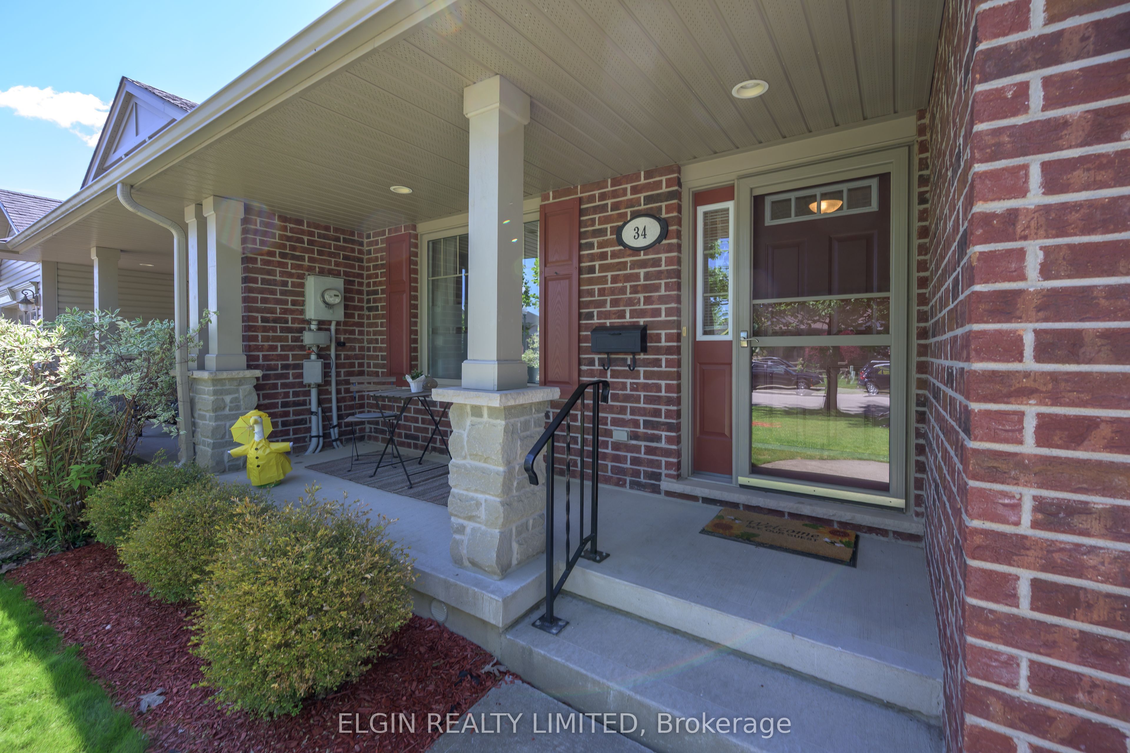 34 Pear Tree Avenue Property Photo 3