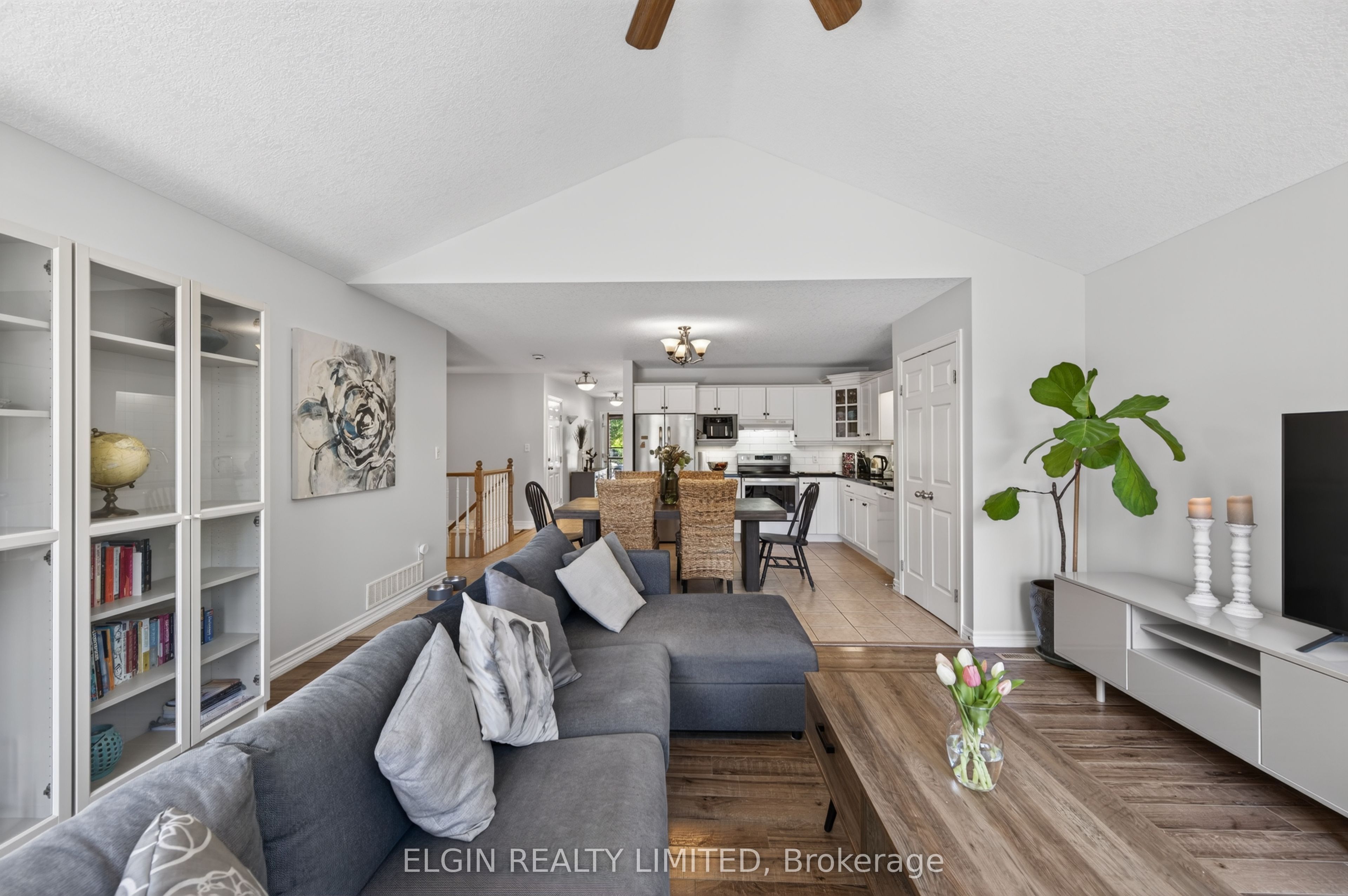 34 Pear Tree Avenue Property Photo 17