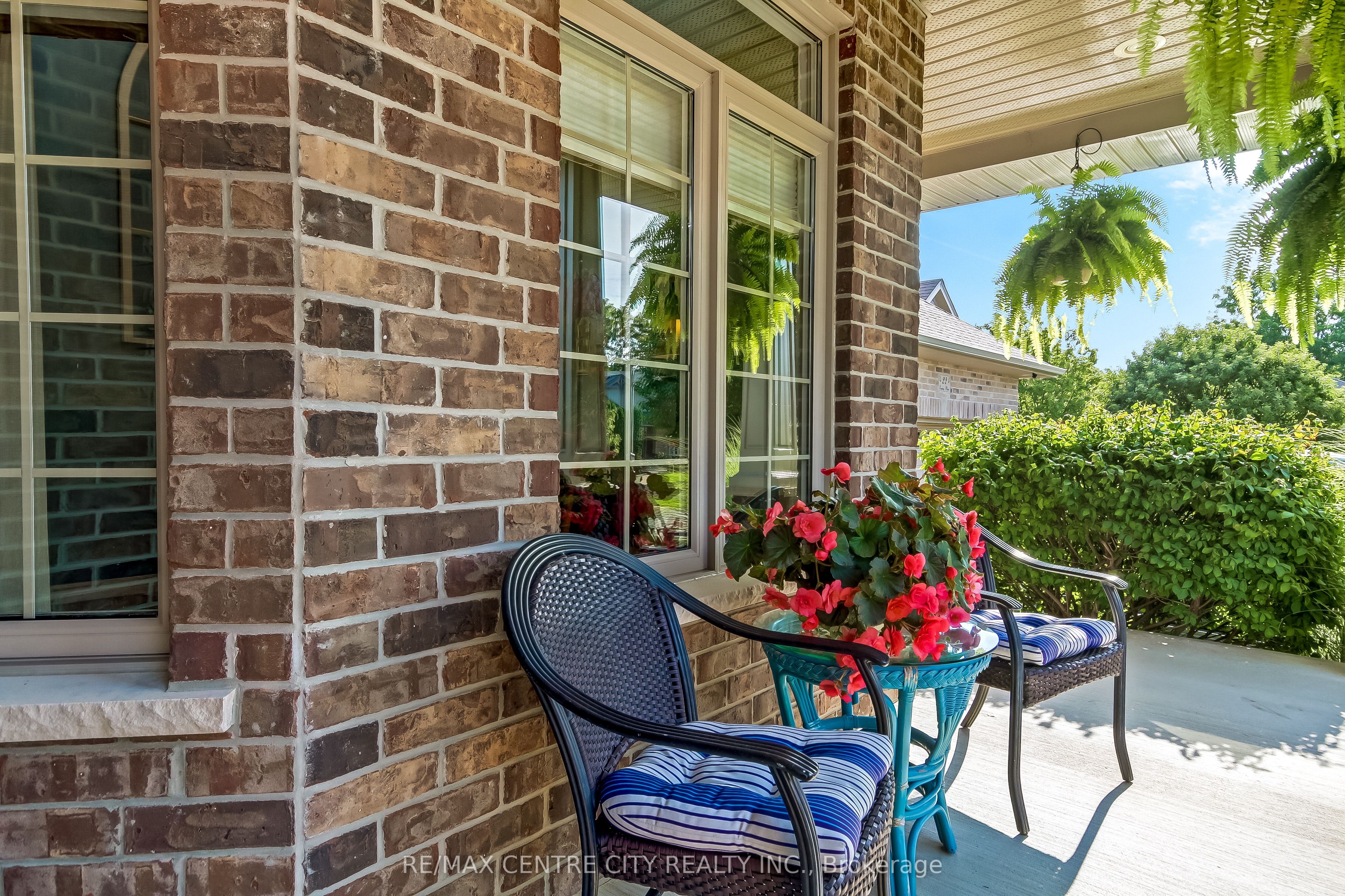 20 Ensley Place Property Photo 4