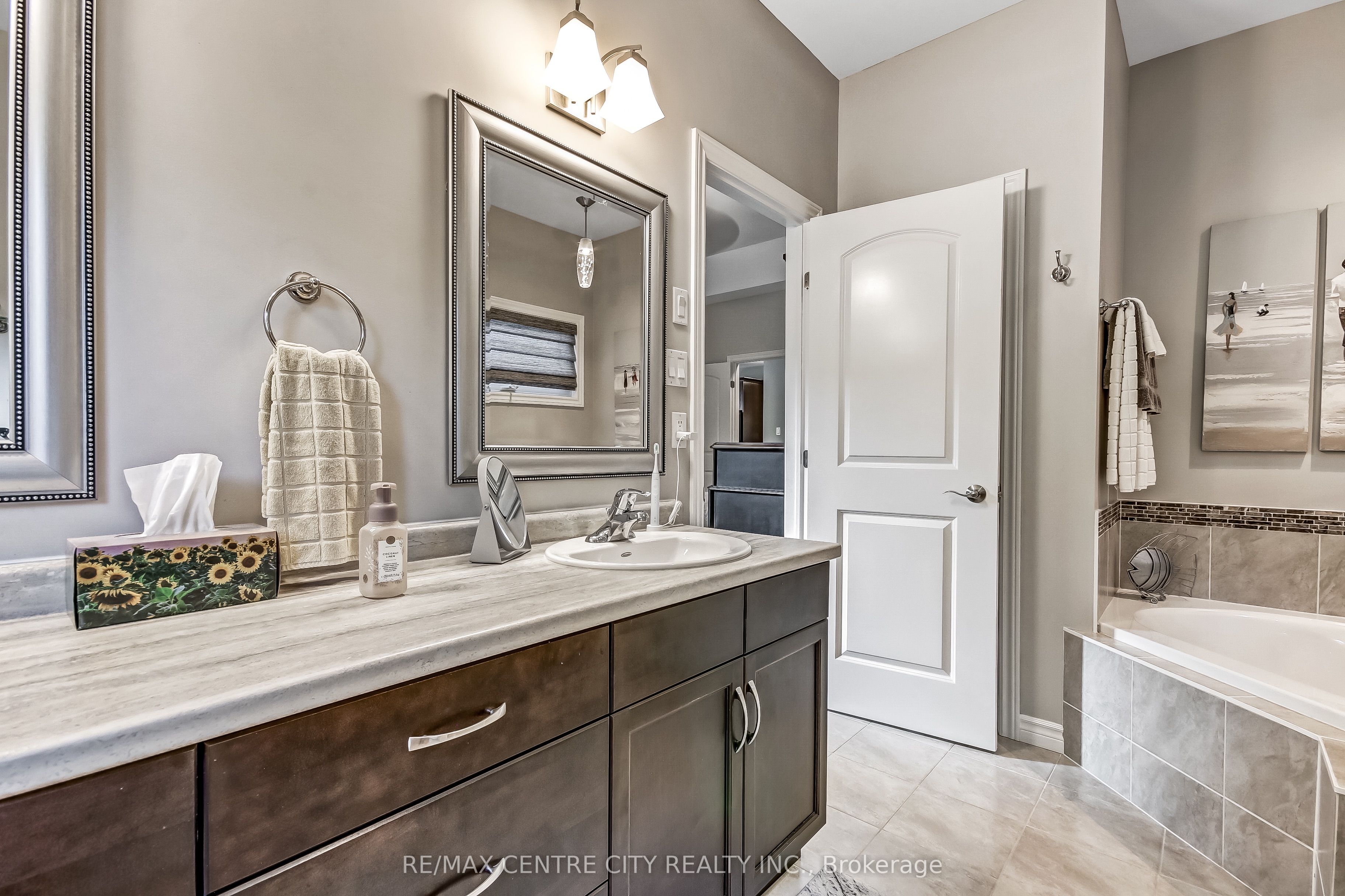 20 Ensley Place Property Photo 17
