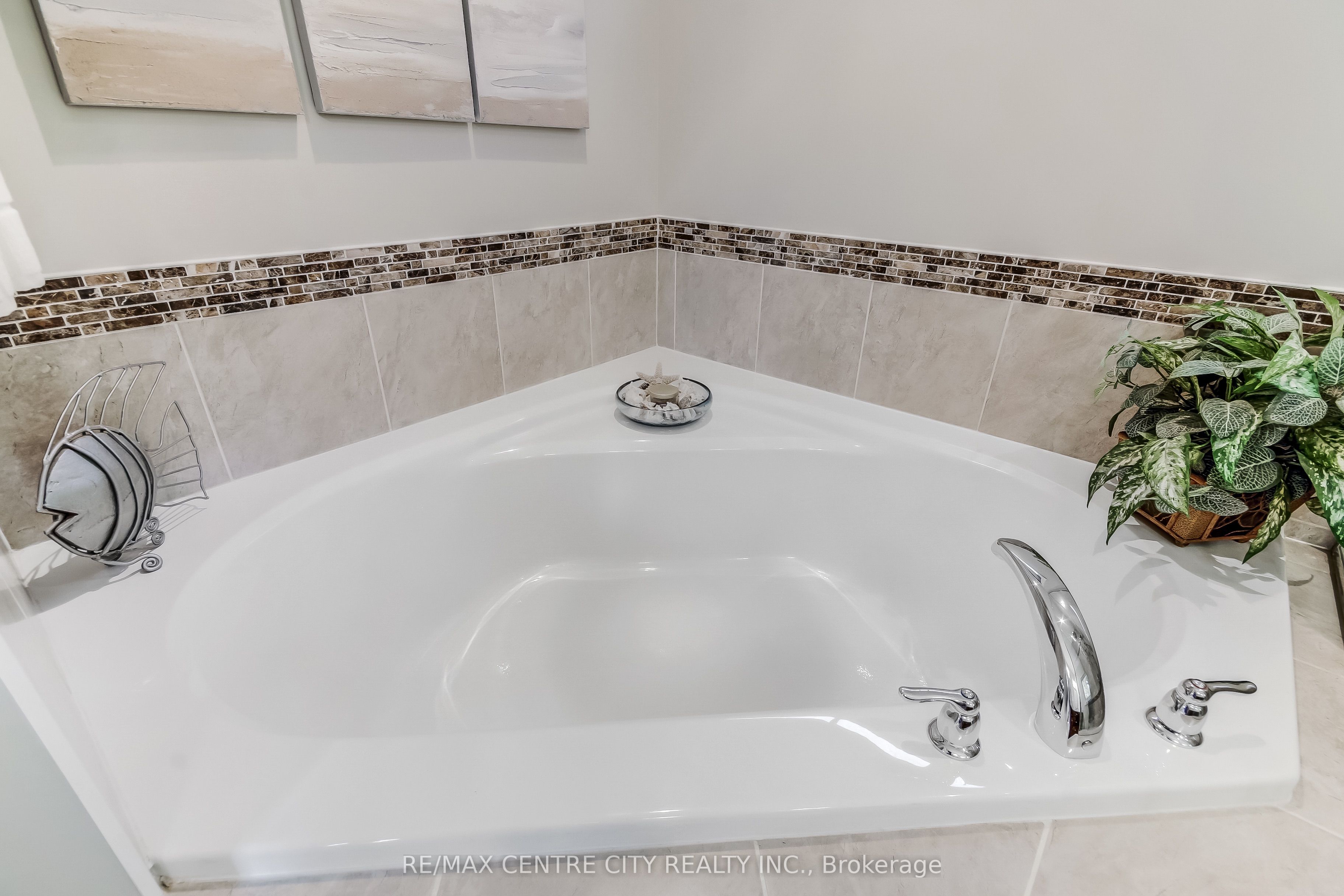 20 Ensley Place Property Photo 20