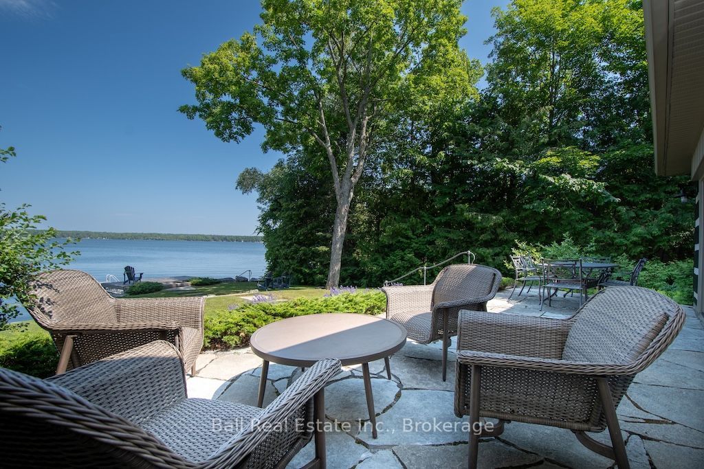 2933 Ayotte's Point Lane Property Photo 8