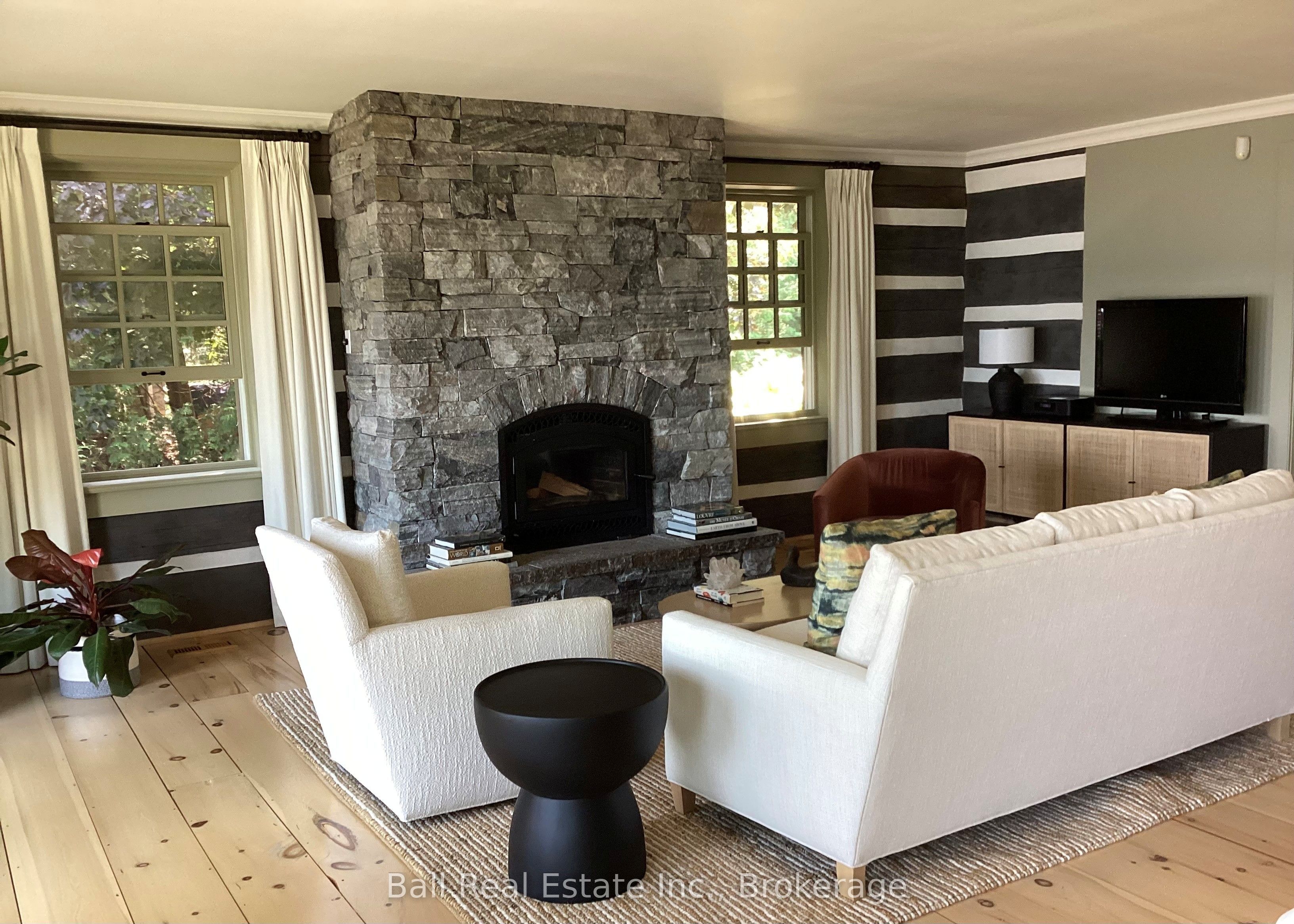 2933 Ayotte's Point Lane Property Photo 17