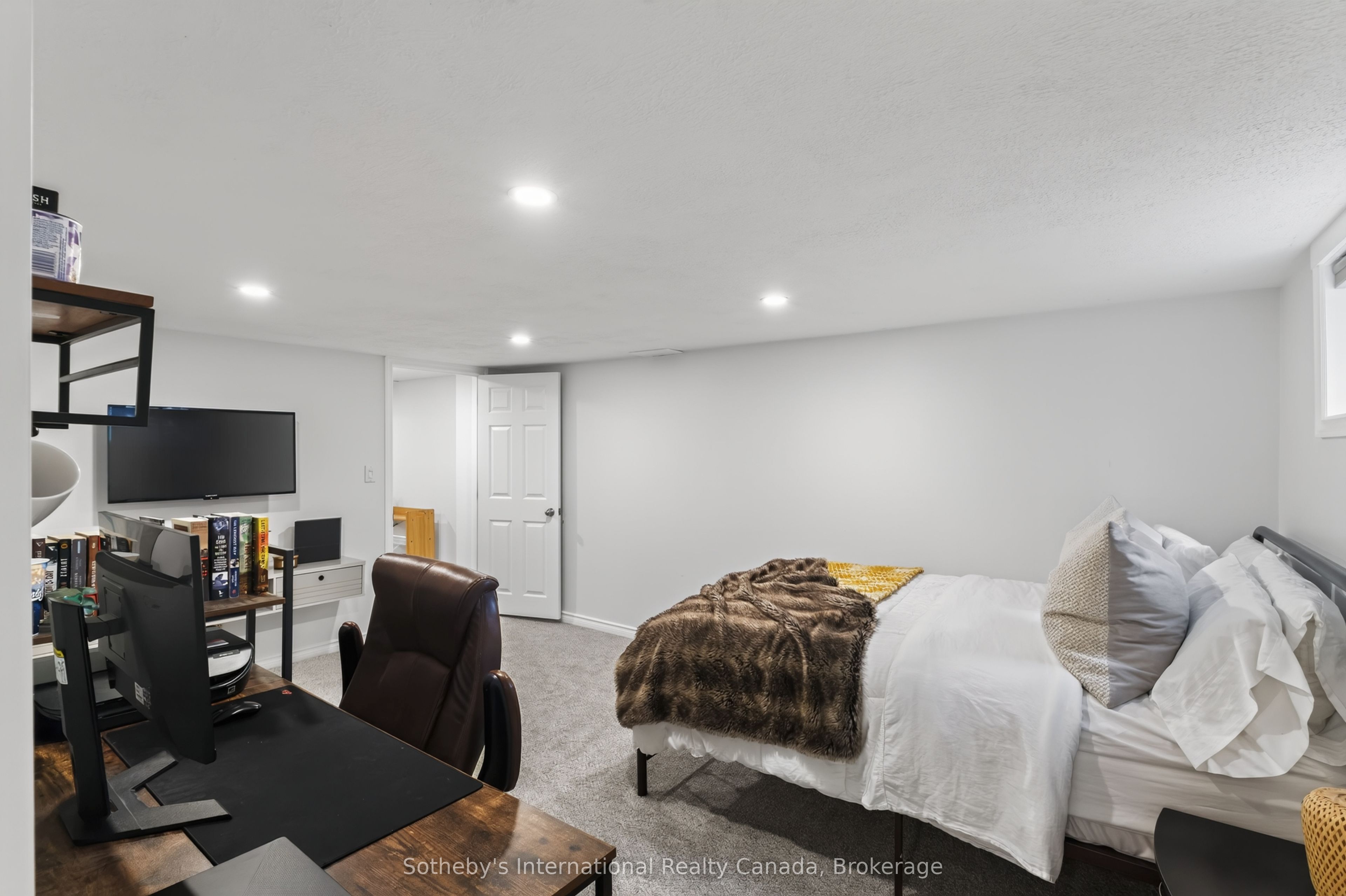 94 Ninth Avenue Property Photo 27