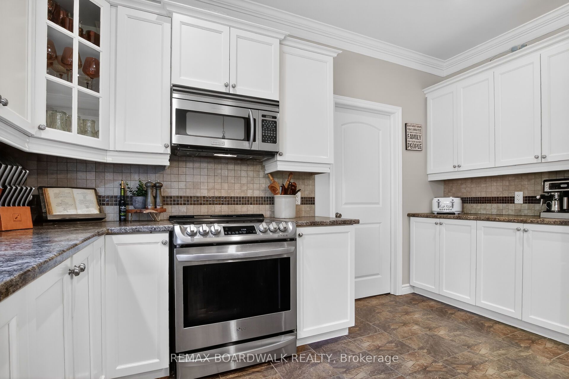 375 Quartz Avenue Property Photo 11