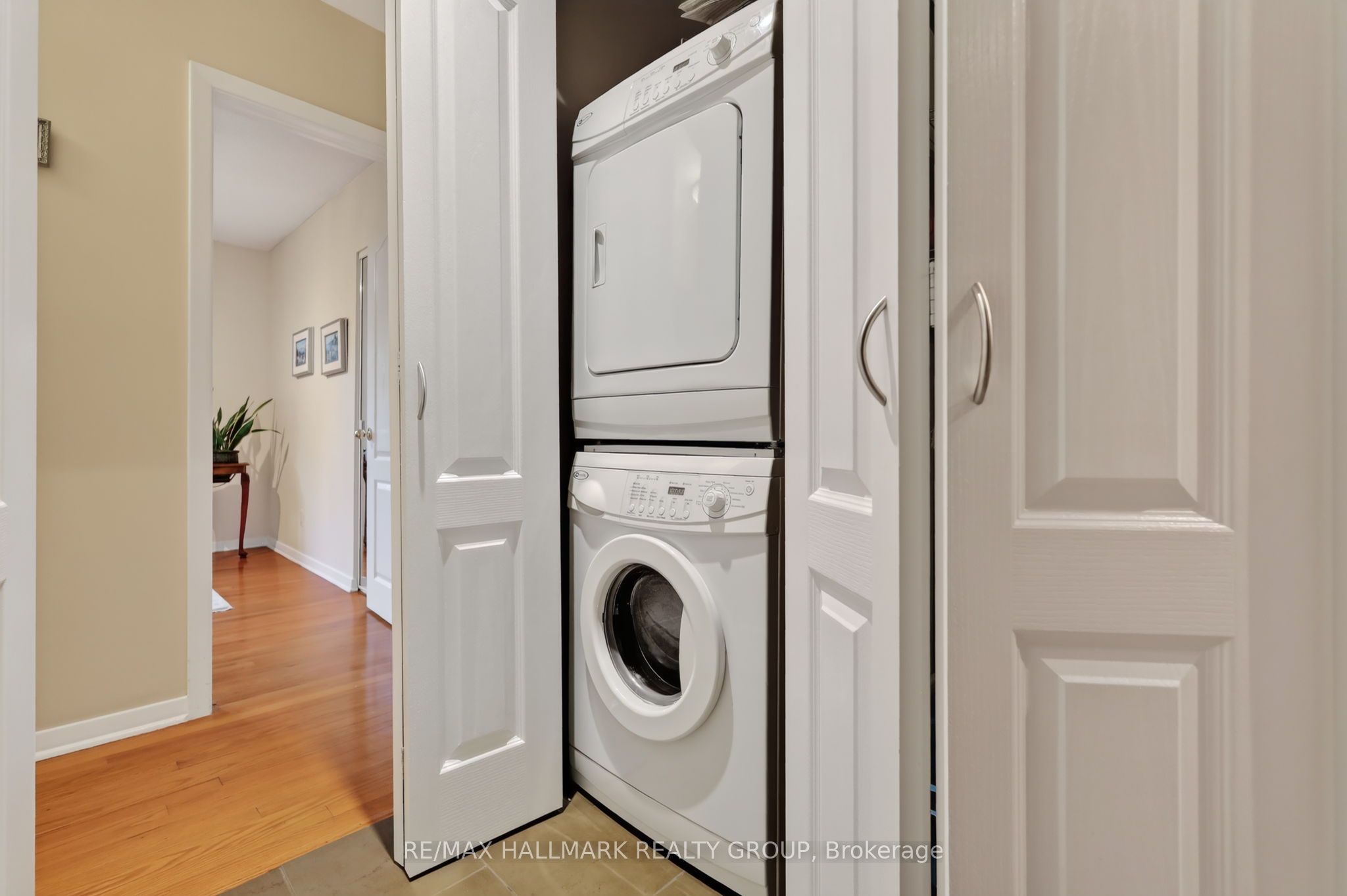 2692 Colman Street Property Photo 29