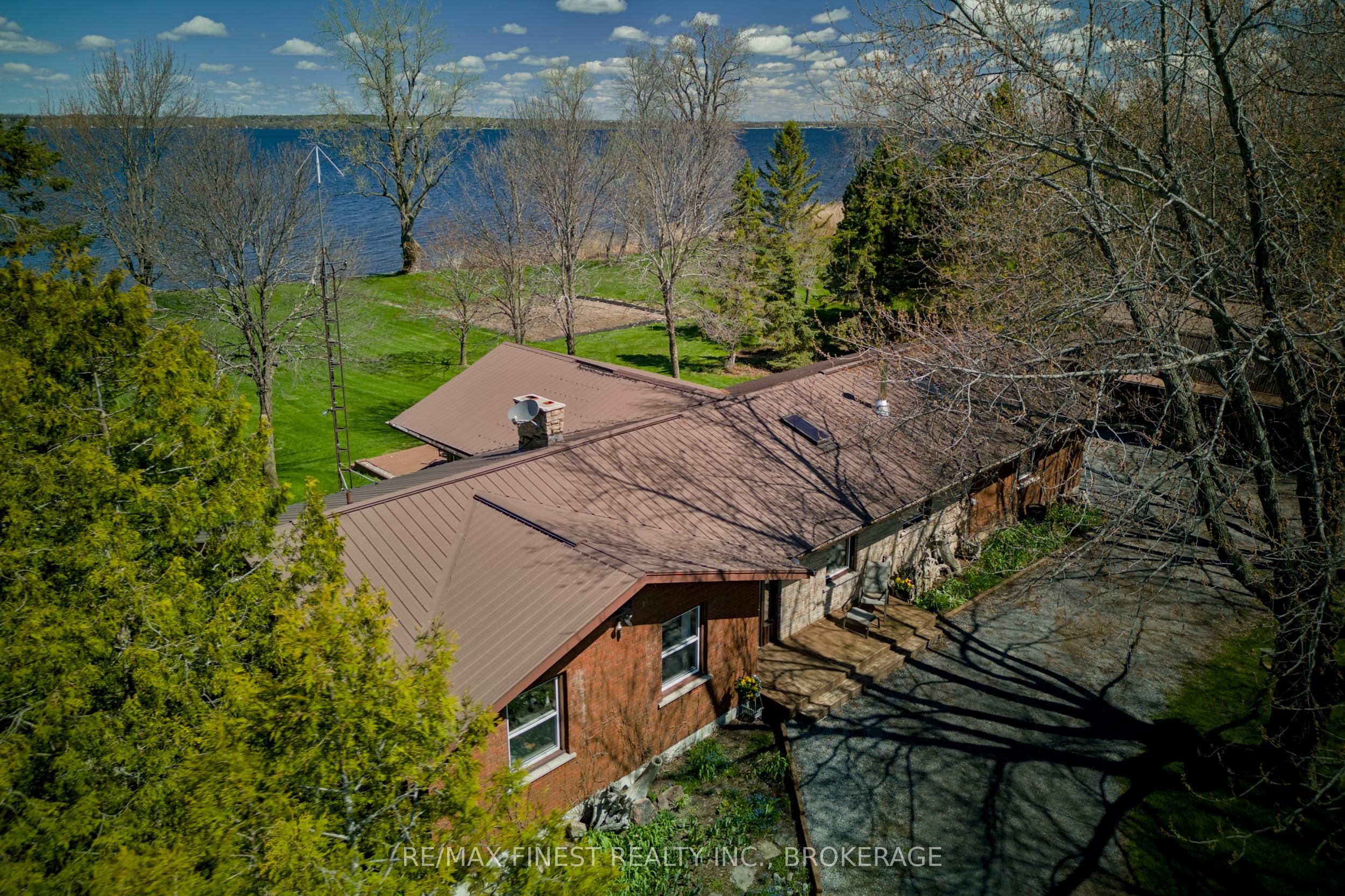 10930 Front Road Property Photo 1