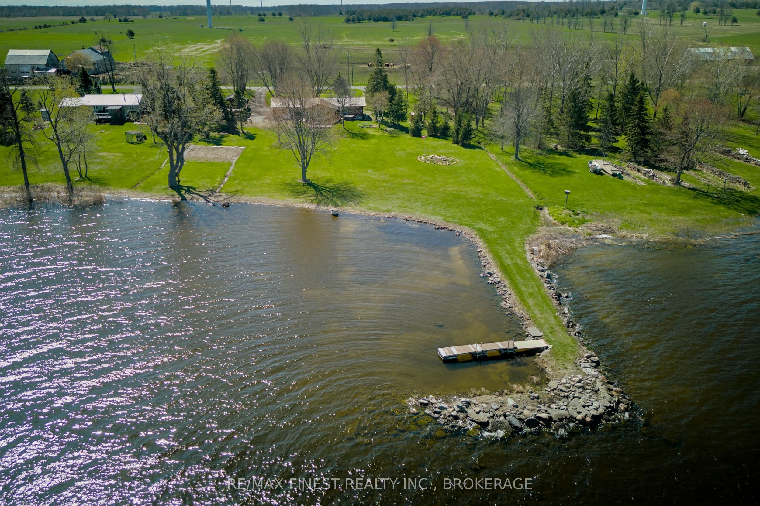 10930 Front Road Property Photo 5
