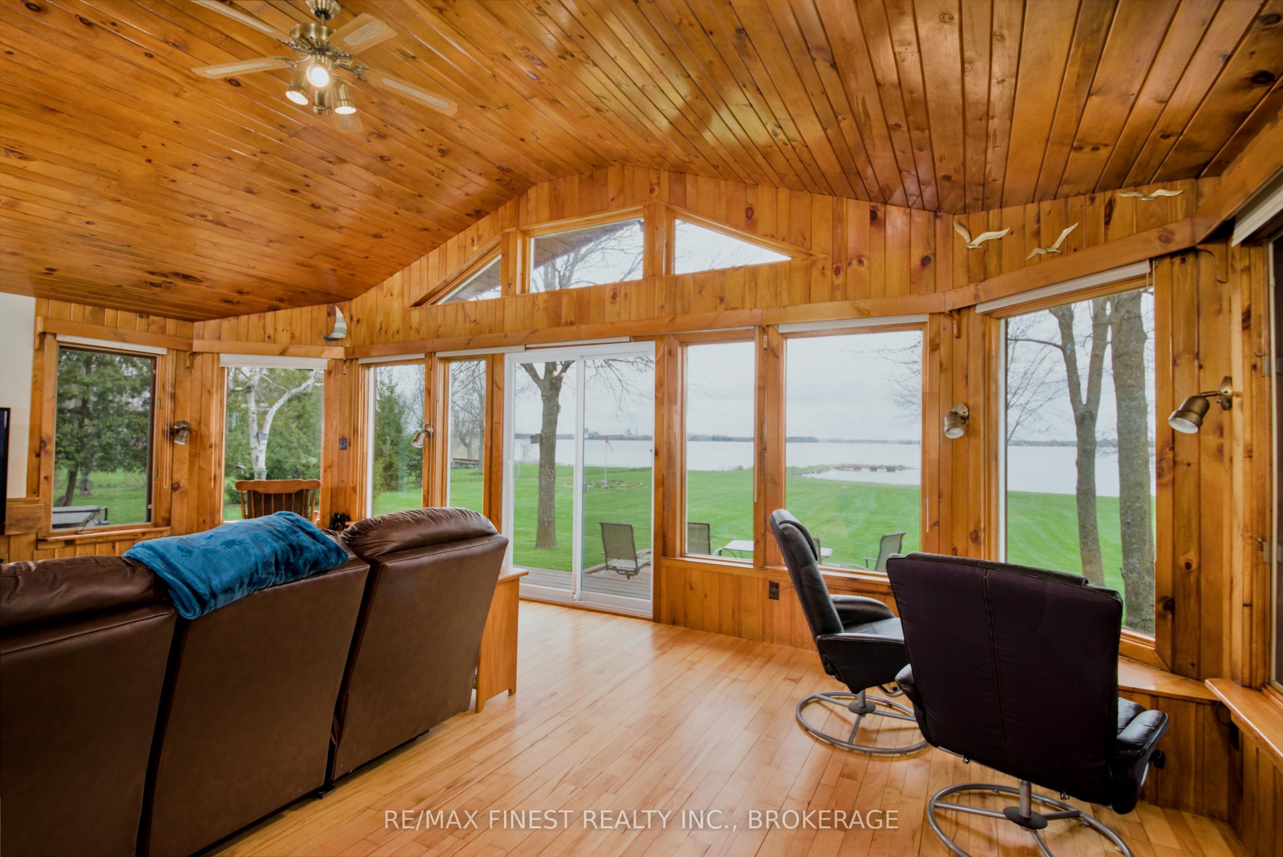 10930 Front Road Property Photo 9