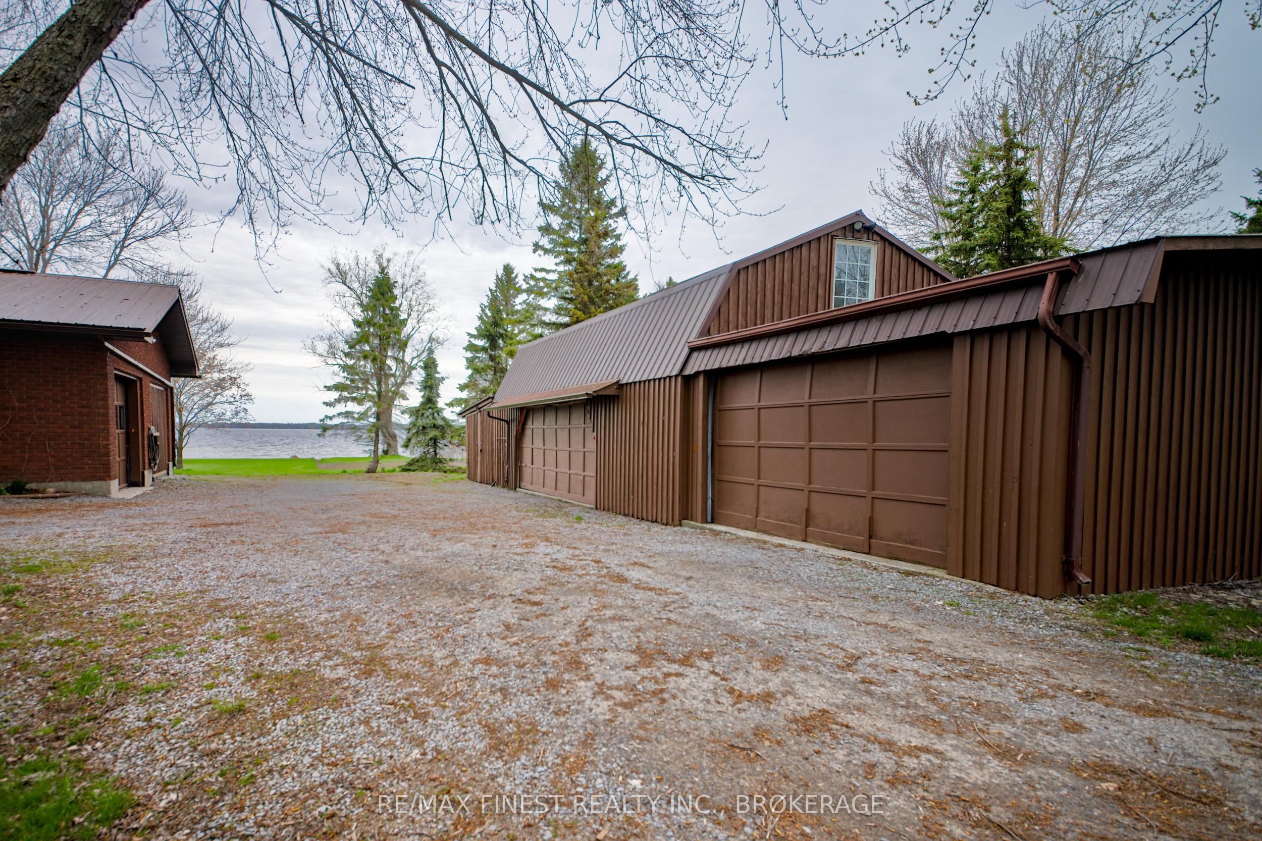 10930 Front Road Property Photo 24