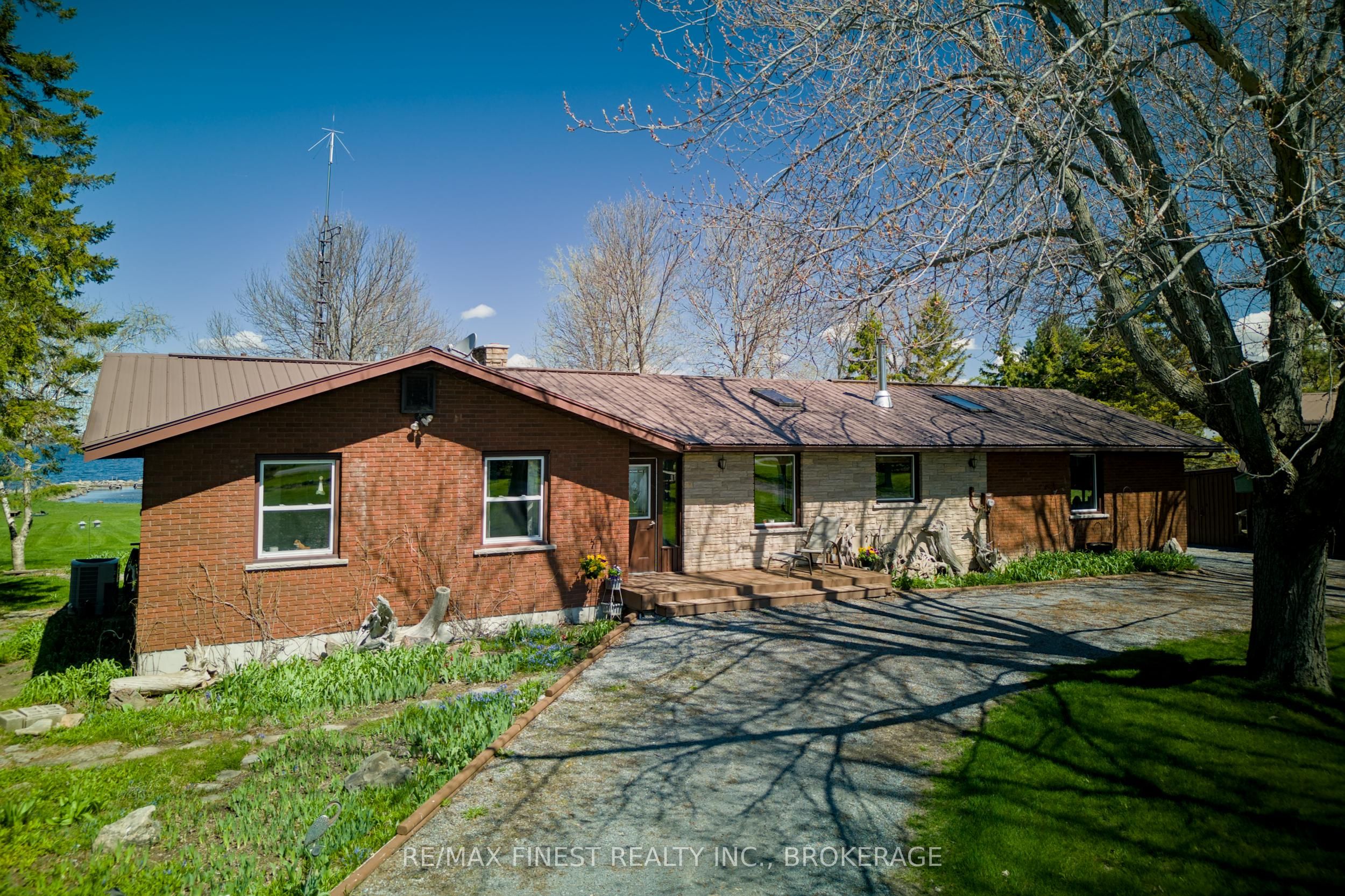 10930 Front Road Property Photo 39