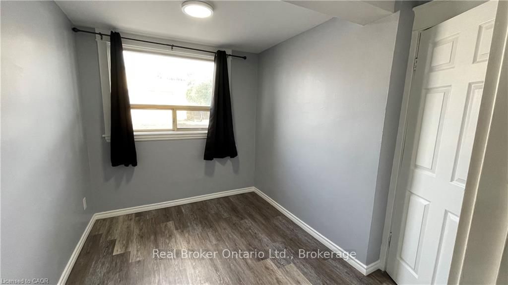 468-476 Main Street E Property Photo 5
