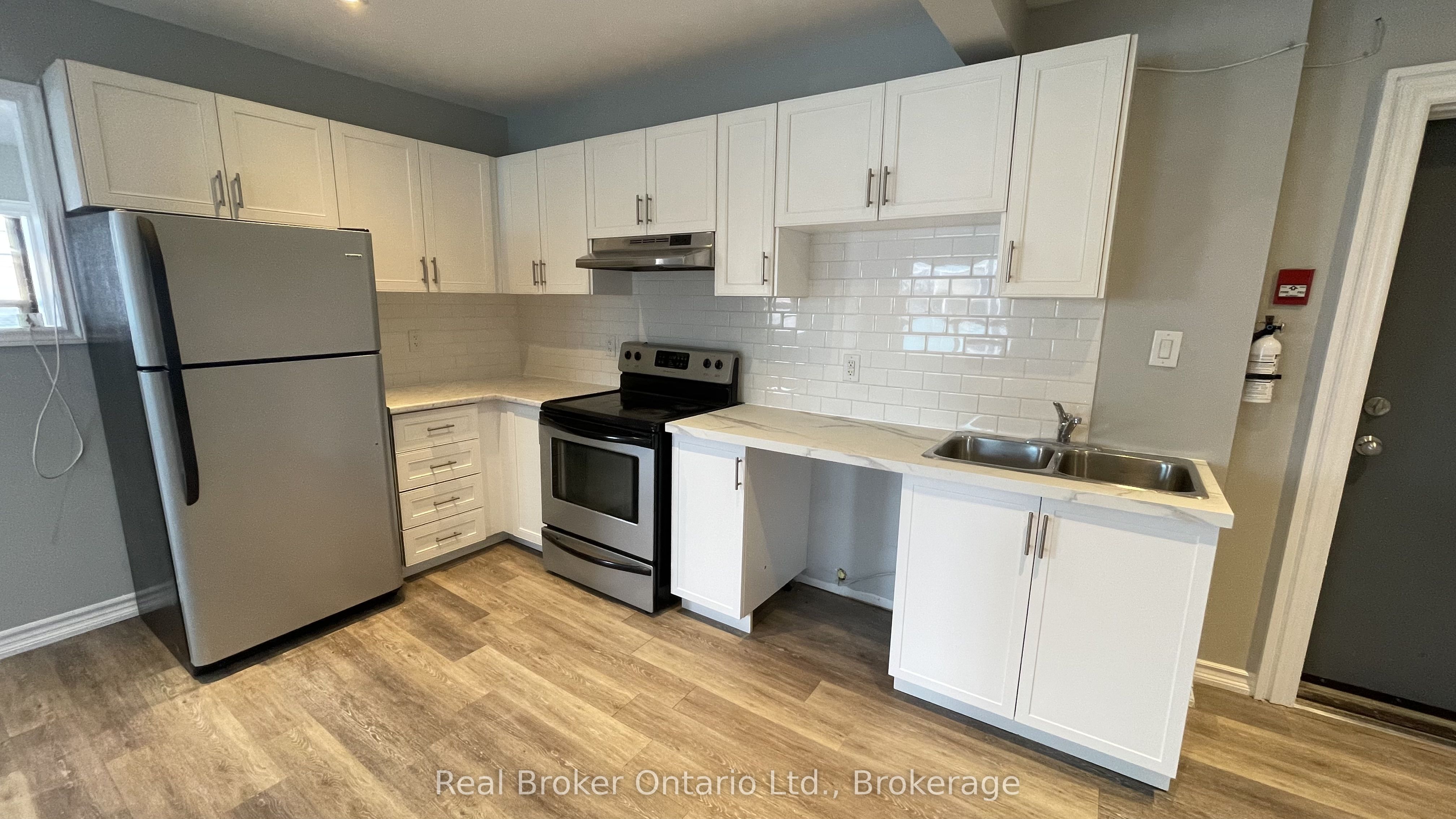468-476 Main Street E Property Photo 10