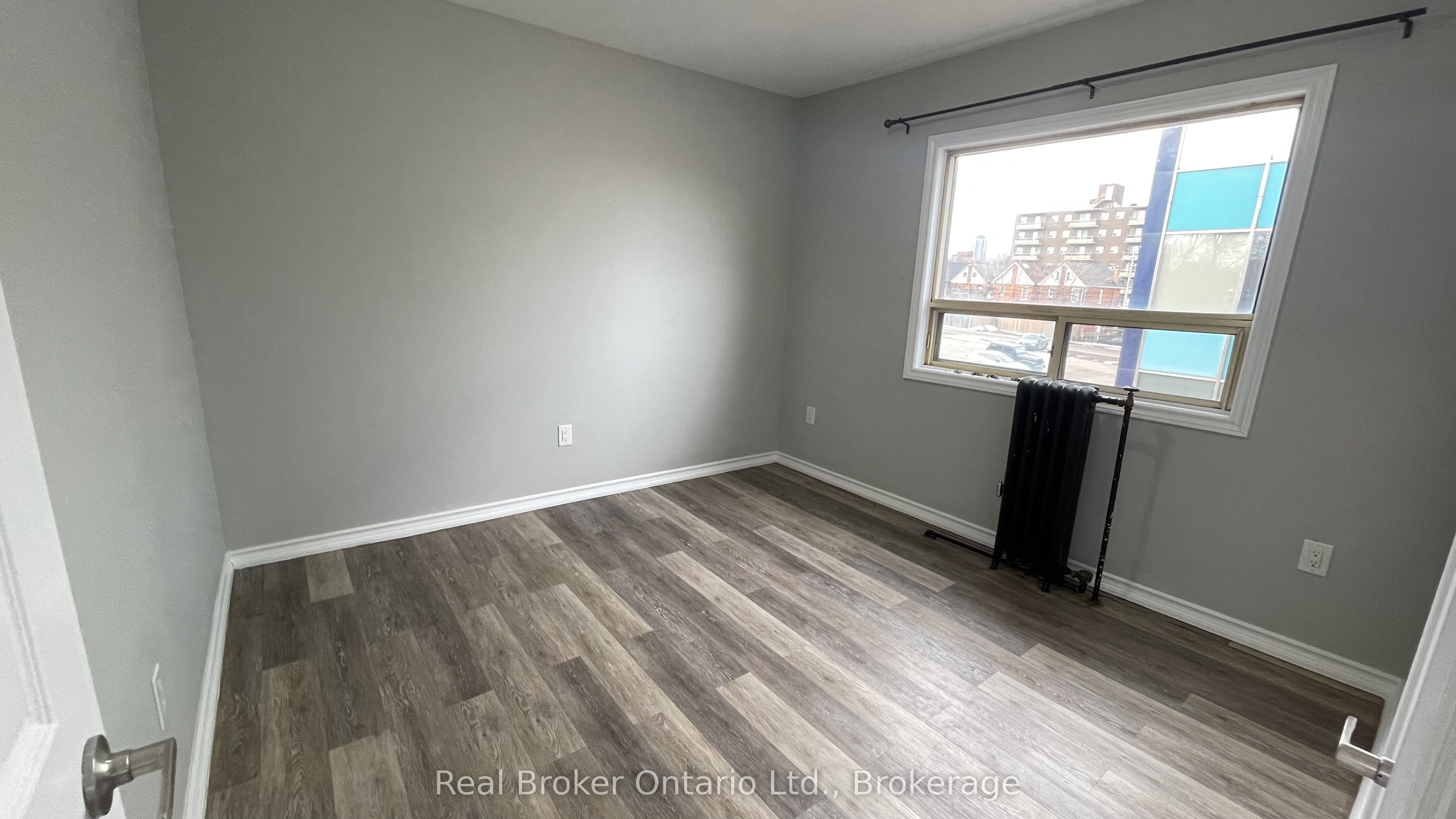 468-476 Main Street E Property Photo 12