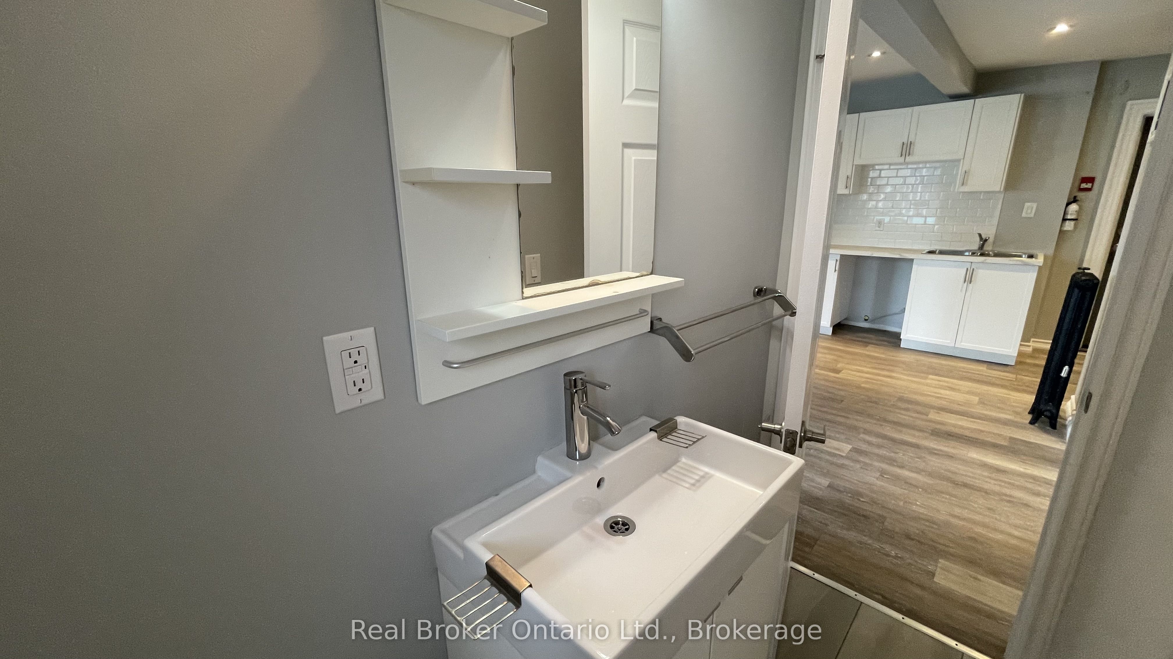468-476 Main Street E Property Photo 14