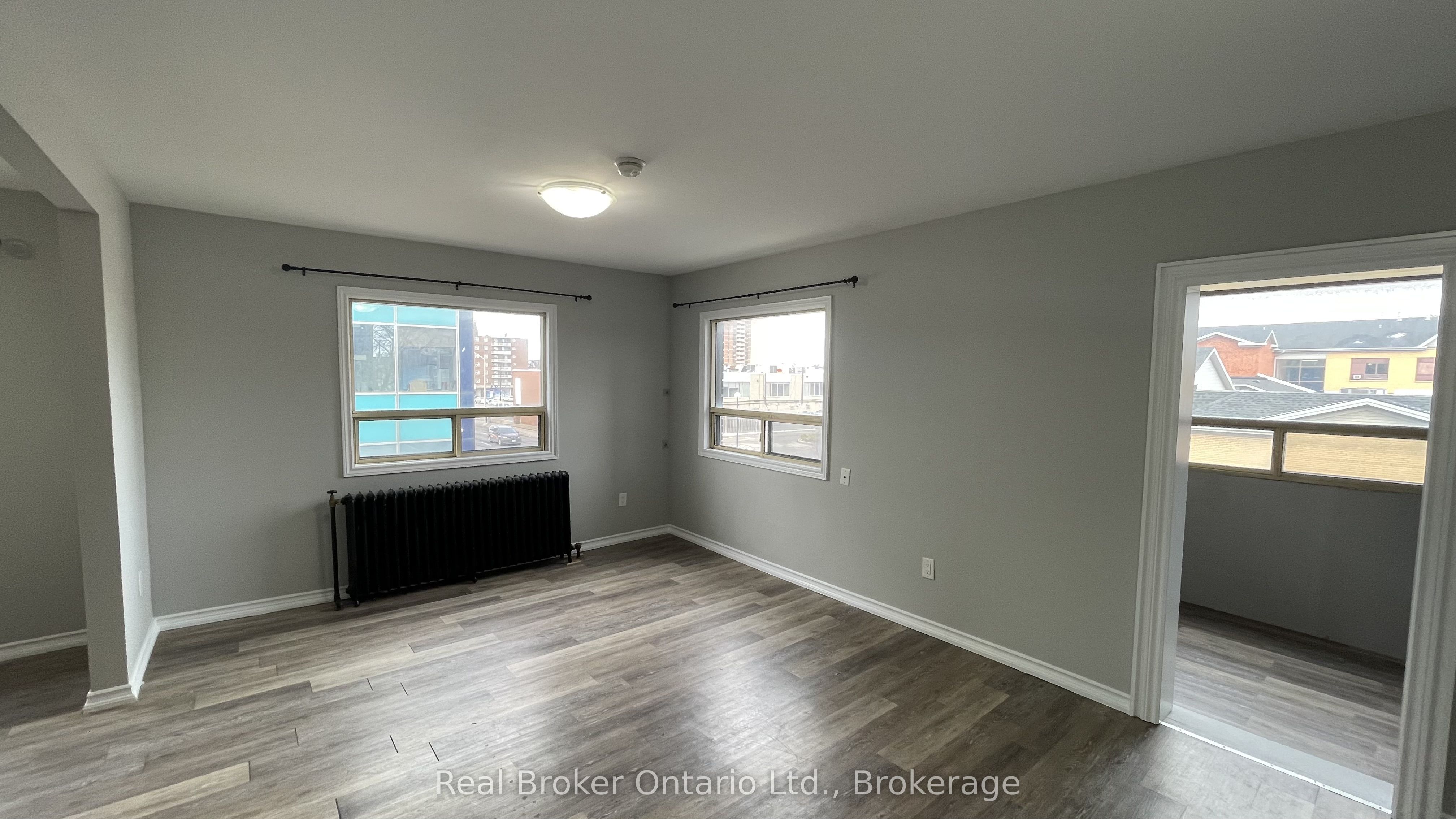 468-476 Main Street E Property Photo 17