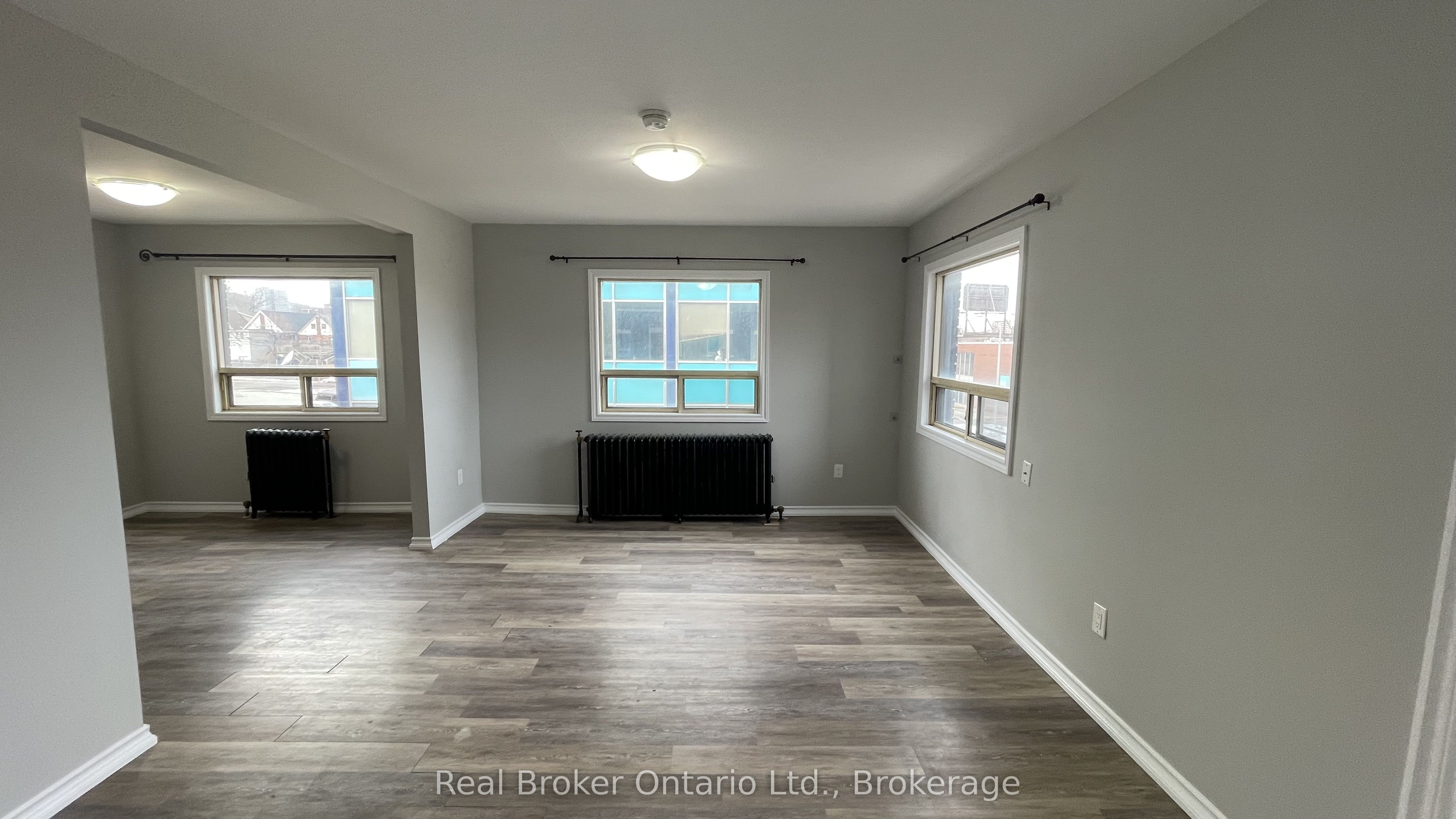 468-476 Main Street E Property Photo 18