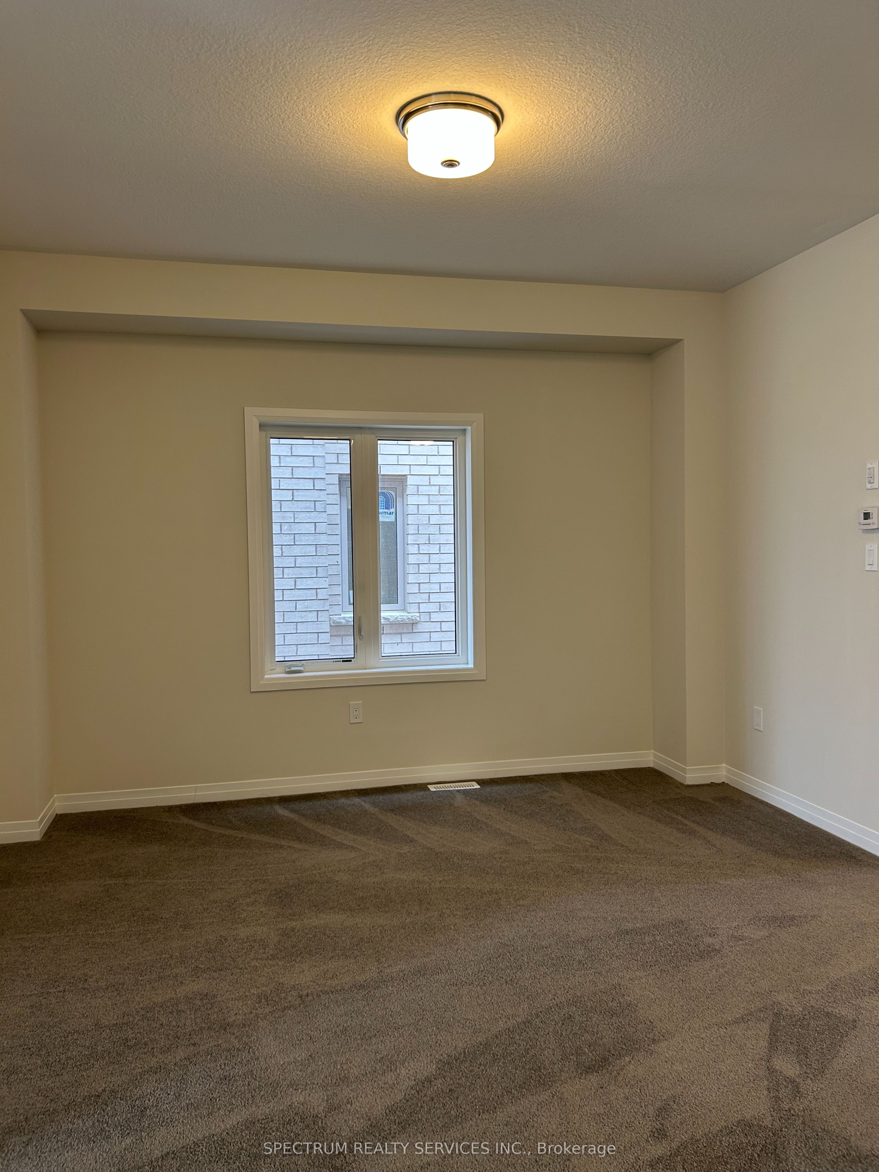 10 Arding Circle Property Photo 3