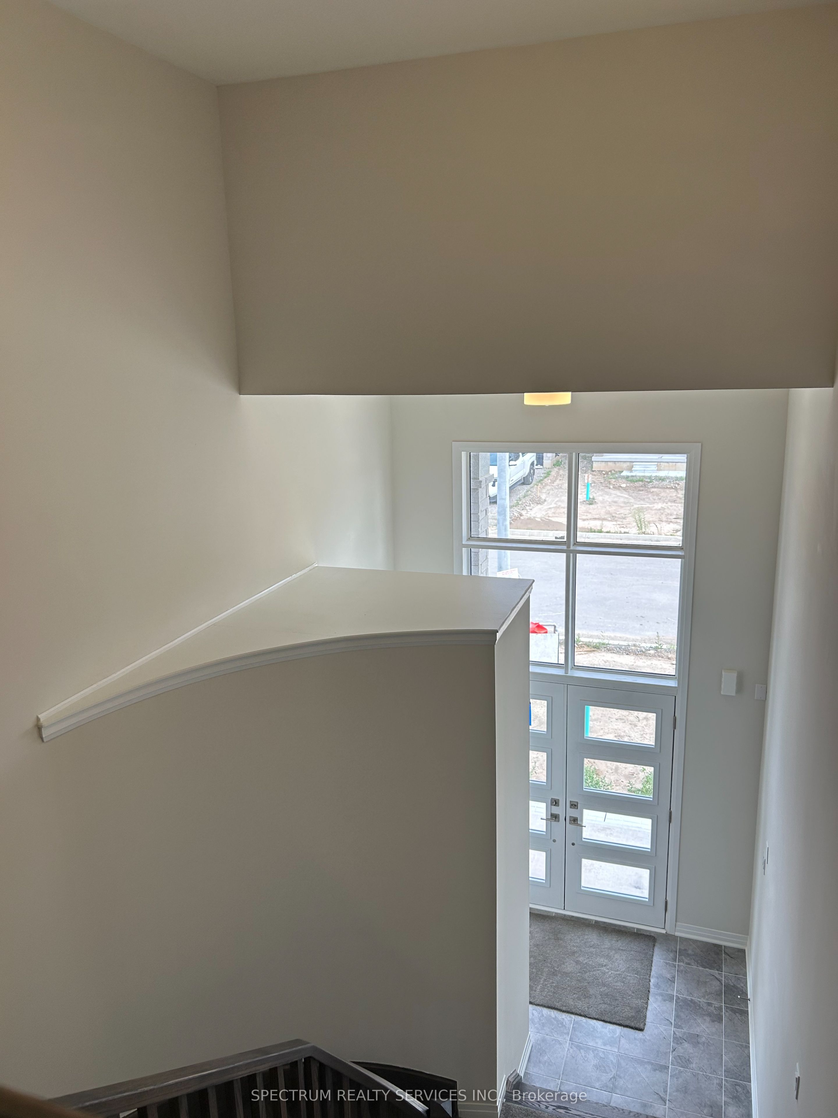 10 Arding Circle Property Photo 4