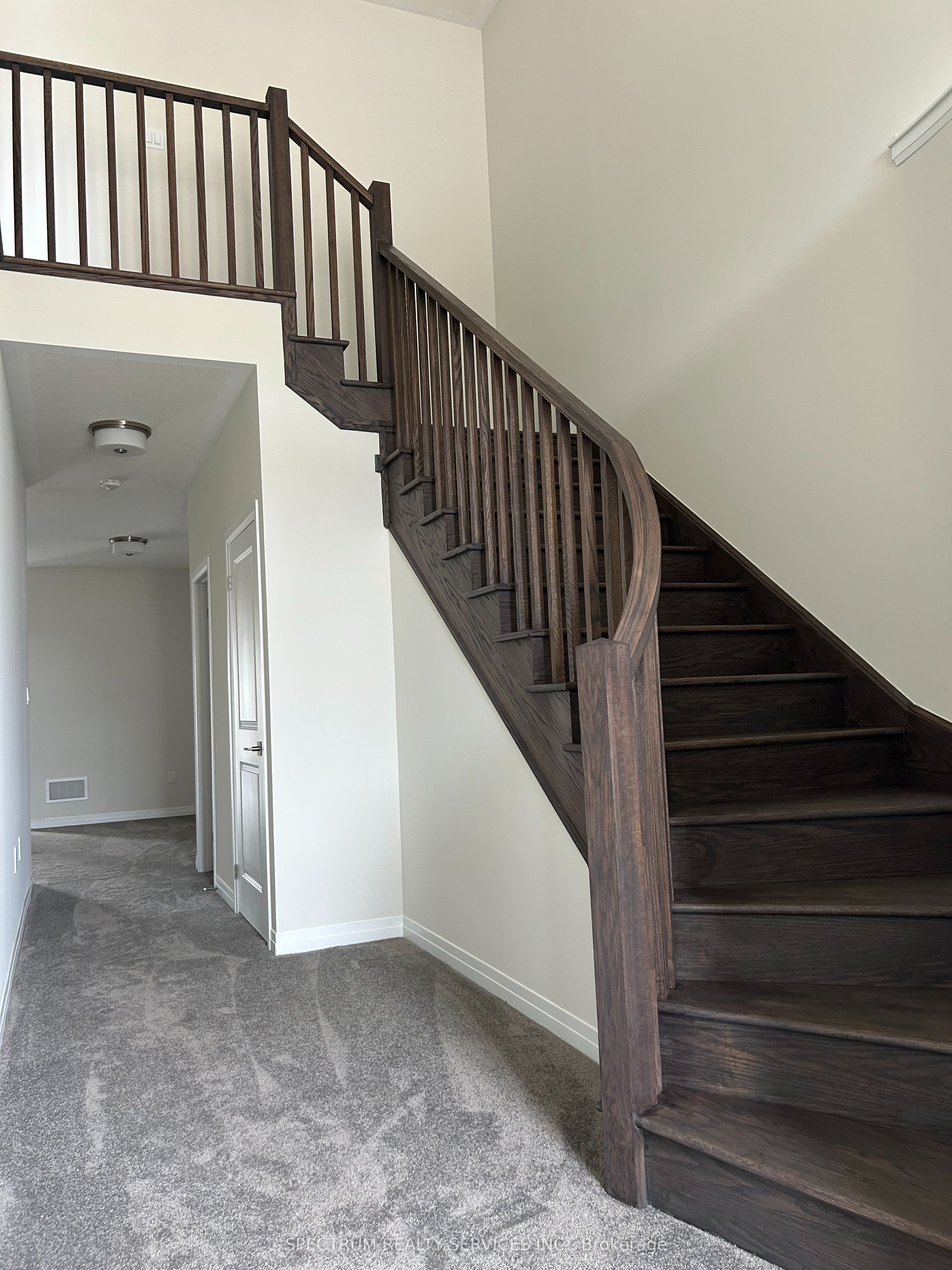 10 Arding Circle Property Photo 11