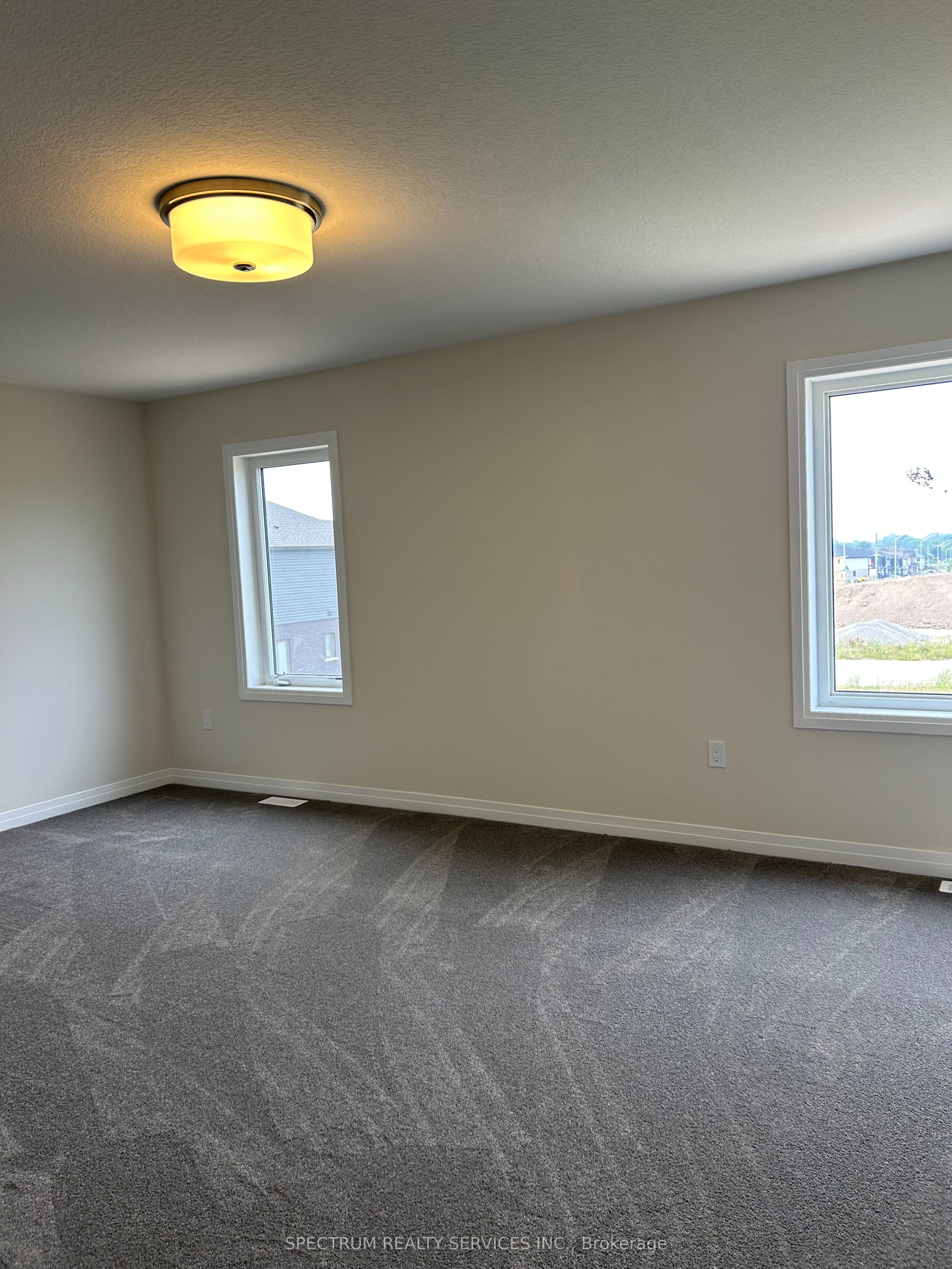 10 Arding Circle Property Photo 13
