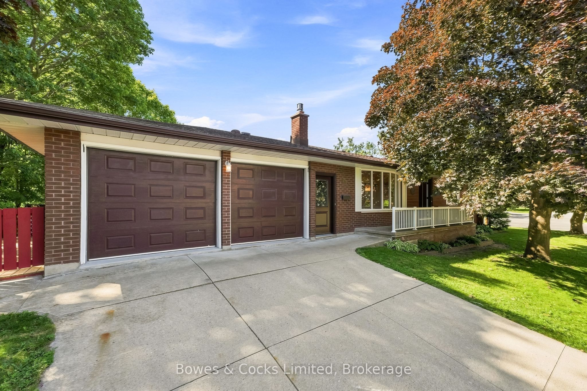 687 Lundy's Lane Property Photo 1