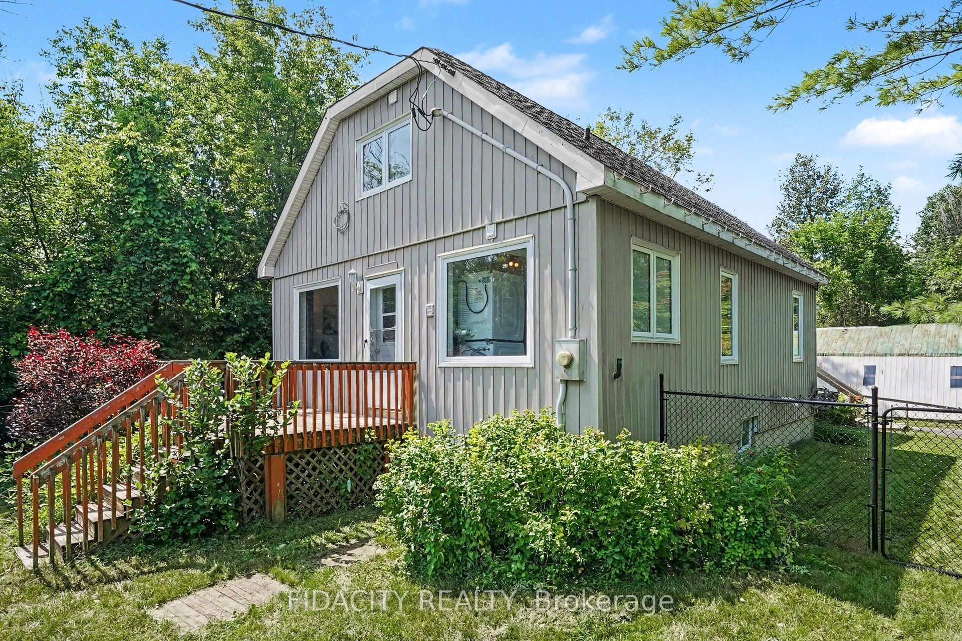 6811 Flewellyn Road Property Photo 3