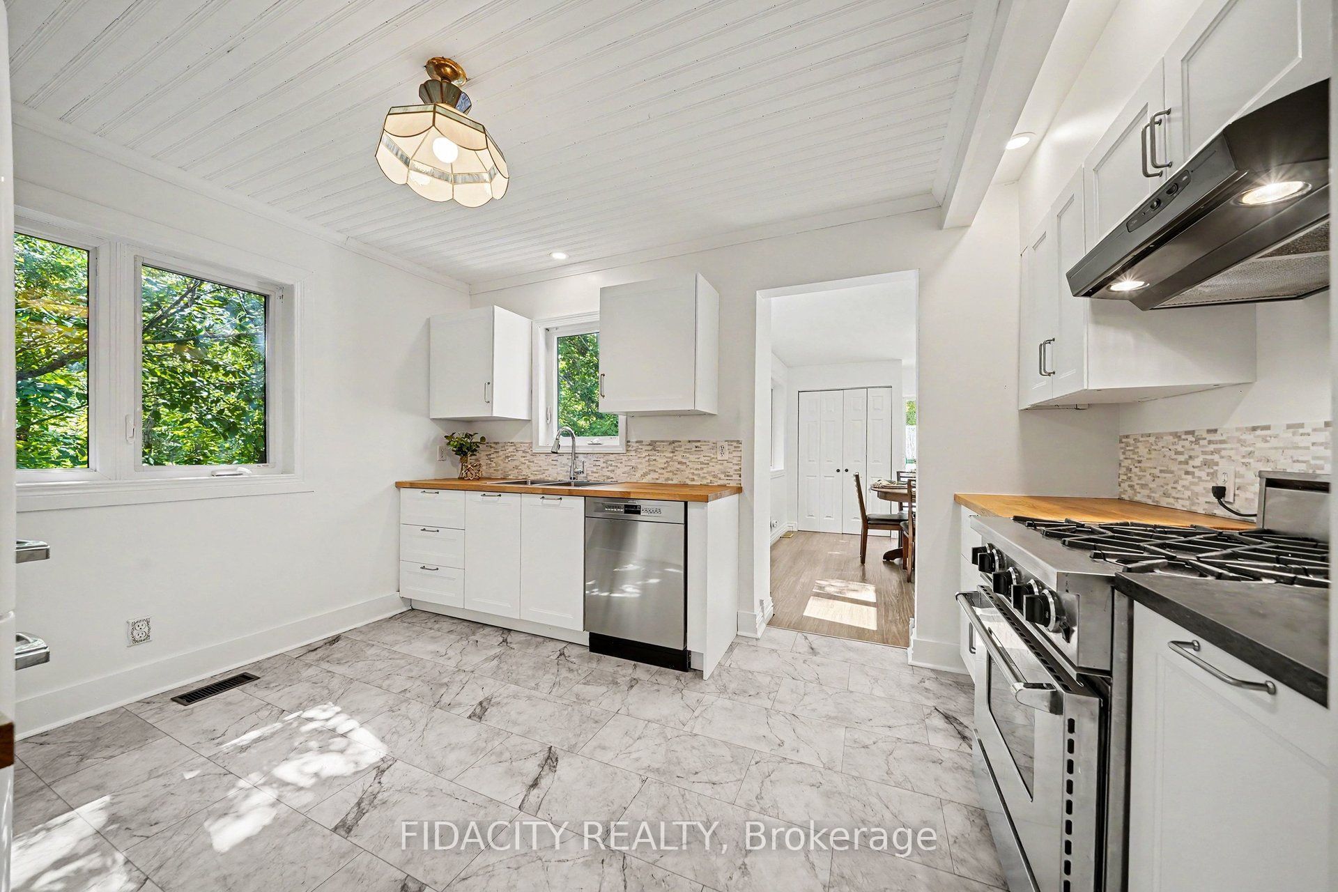 6811 Flewellyn Road Property Photo 6