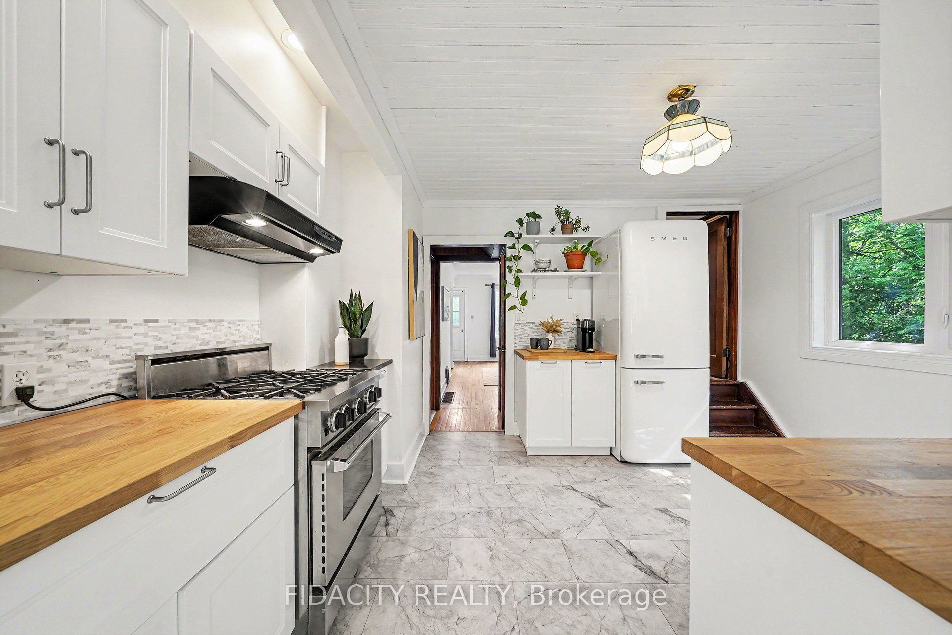 6811 Flewellyn Road Property Photo 7