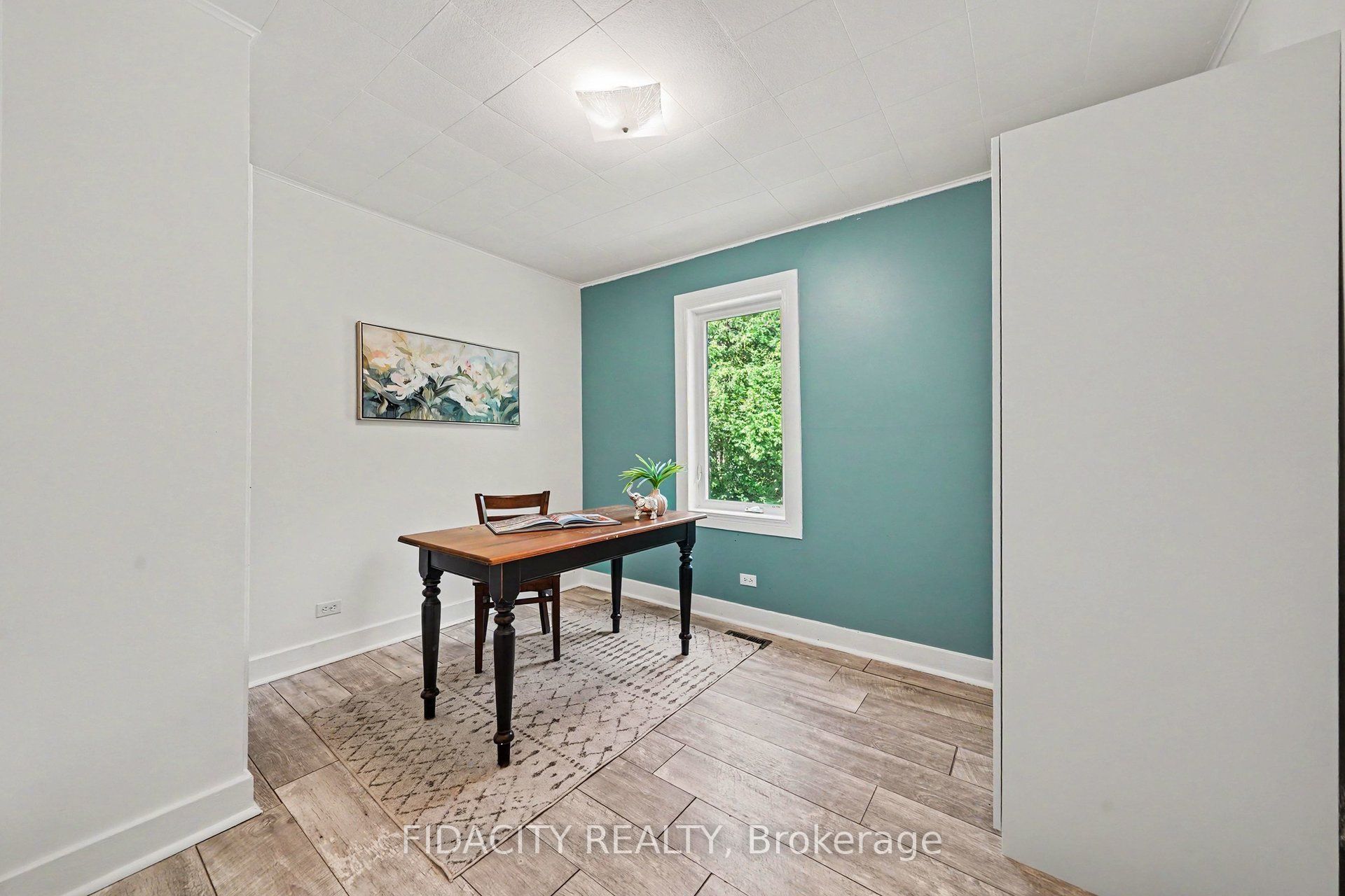 6811 Flewellyn Road Property Photo 11