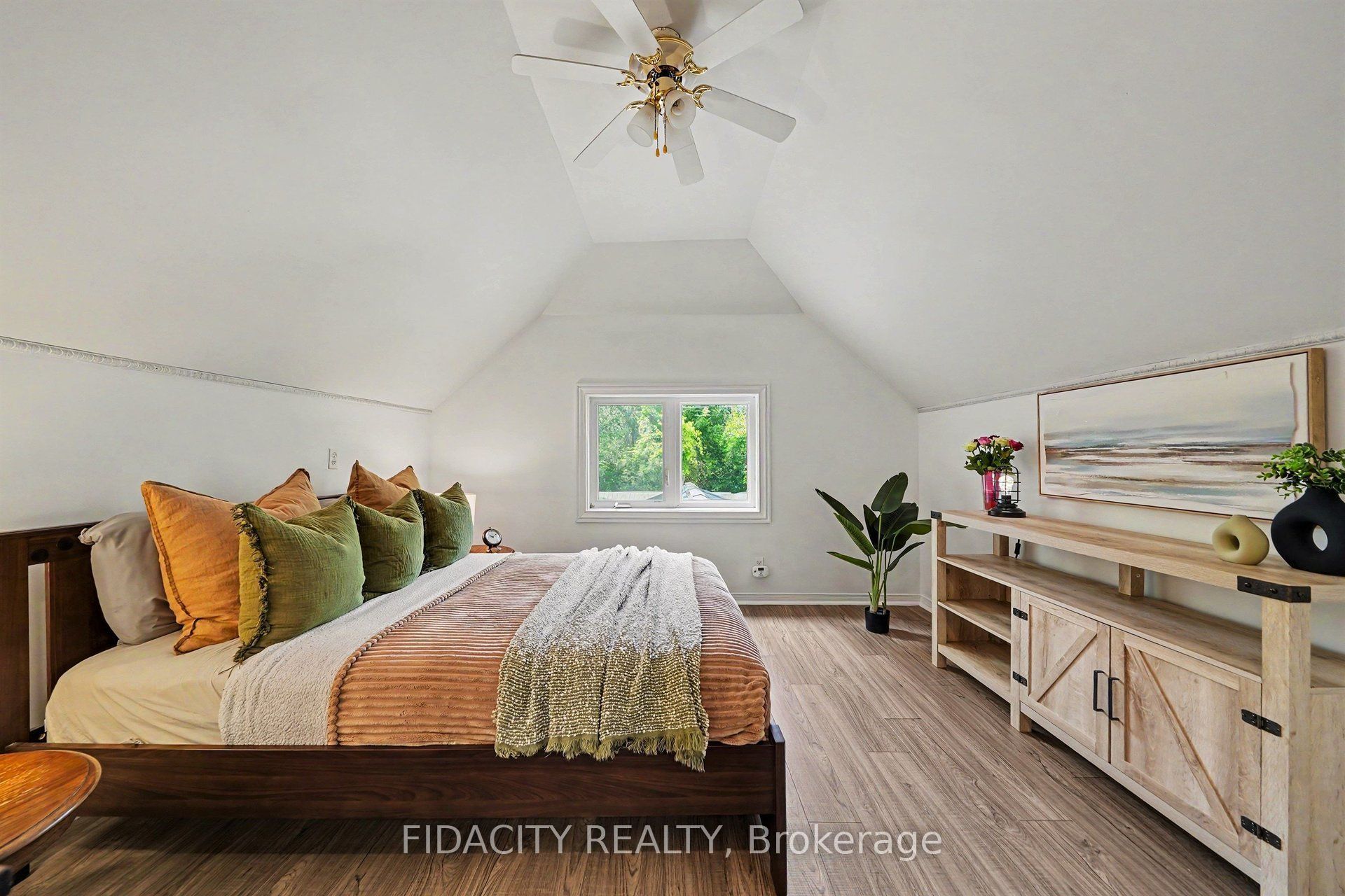 6811 Flewellyn Road Property Photo 17