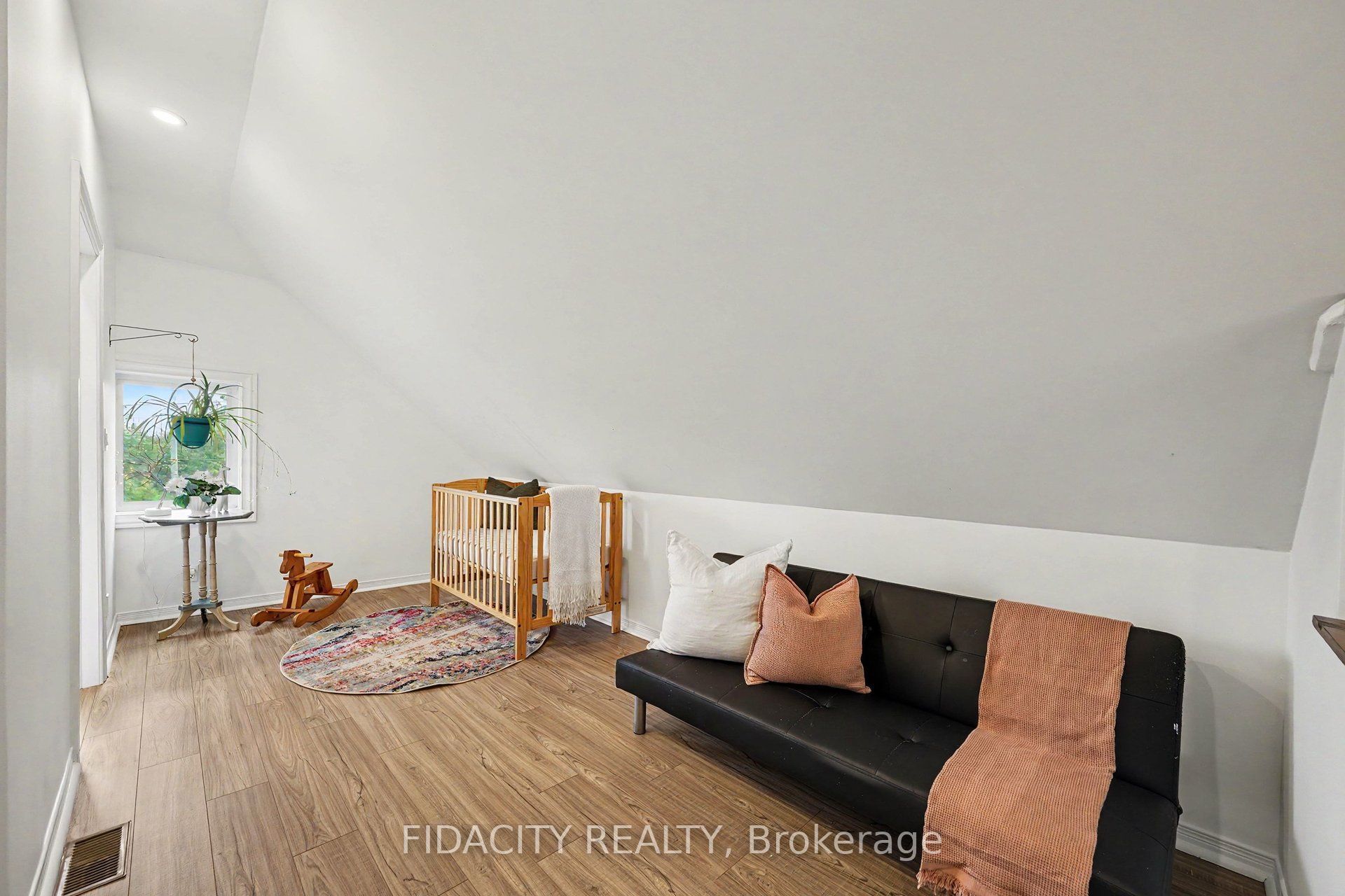 6811 Flewellyn Road Property Photo 18