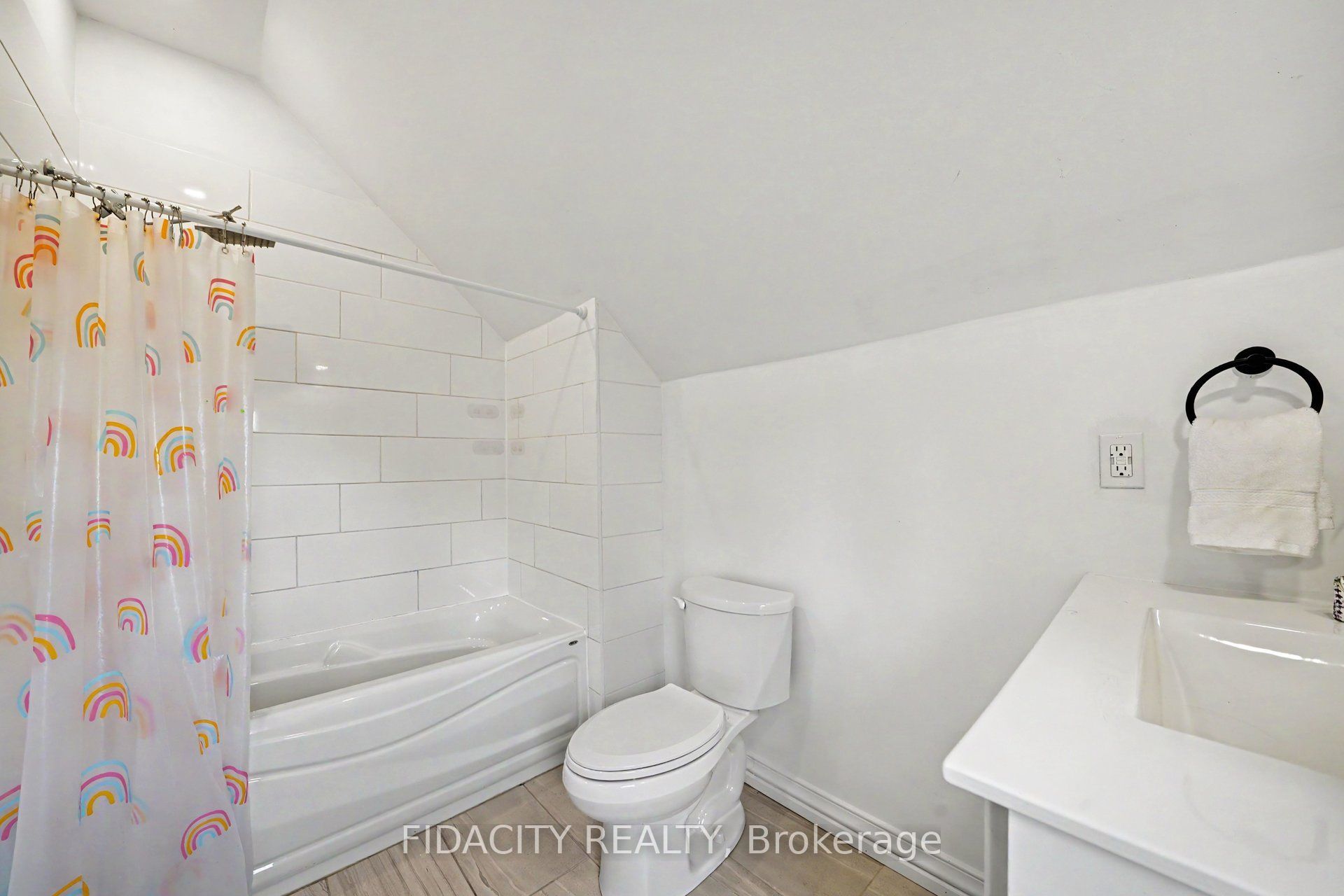 6811 Flewellyn Road Property Photo 20