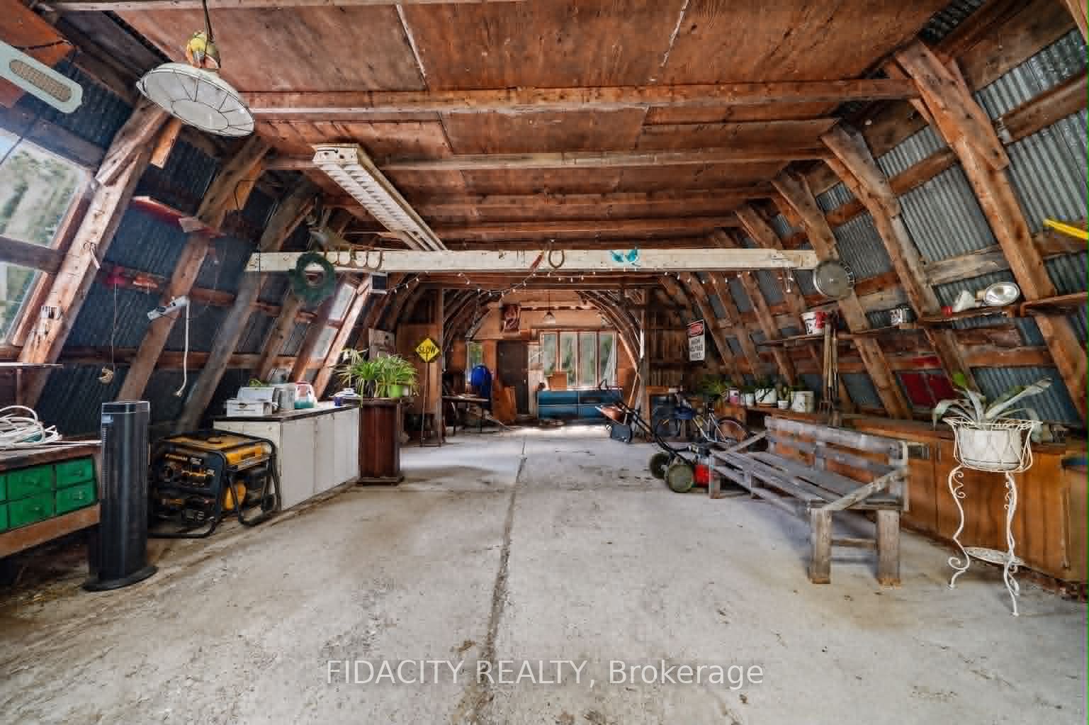 6811 Flewellyn Road Property Photo 21