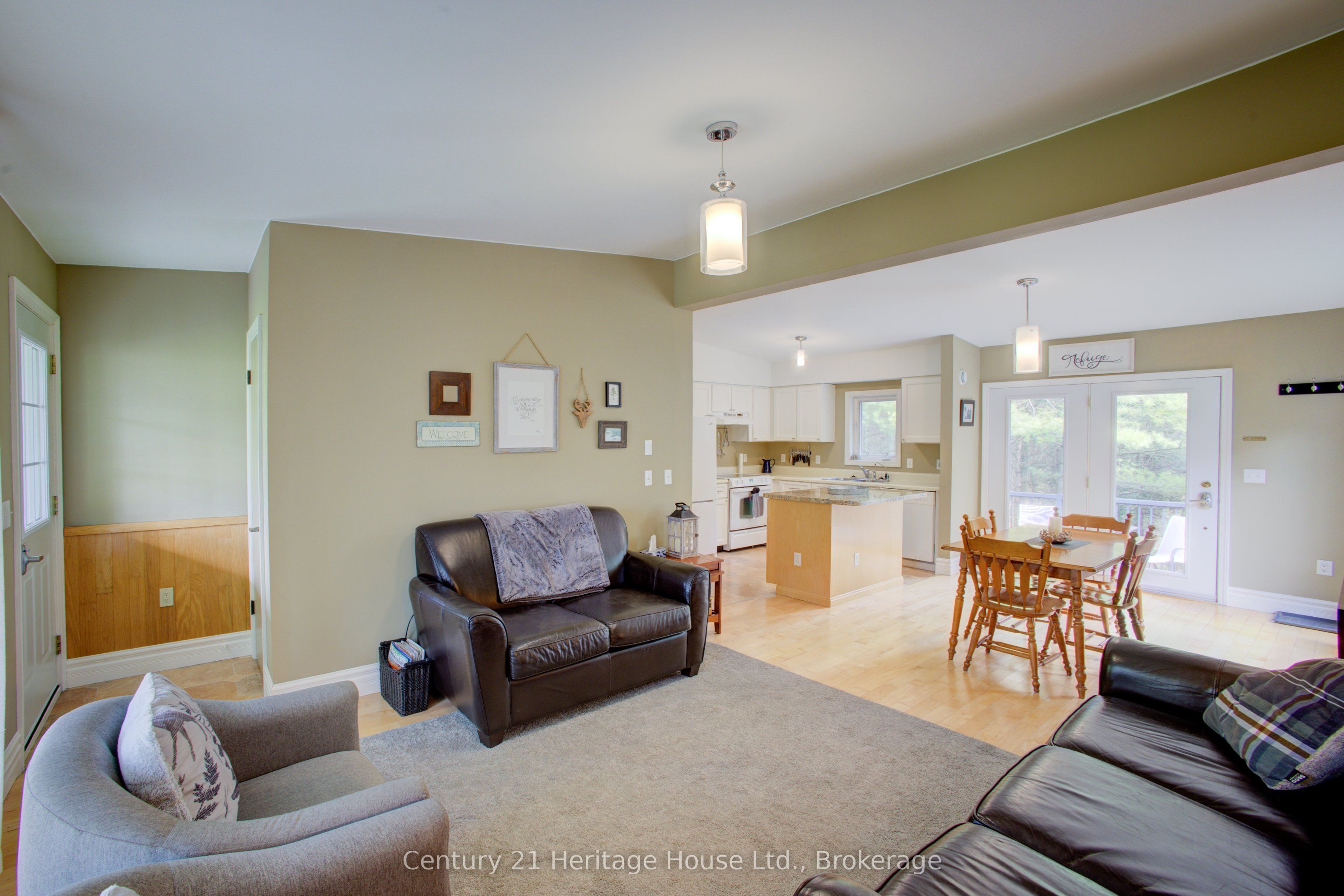 262845 Varney Road Property Photo 6