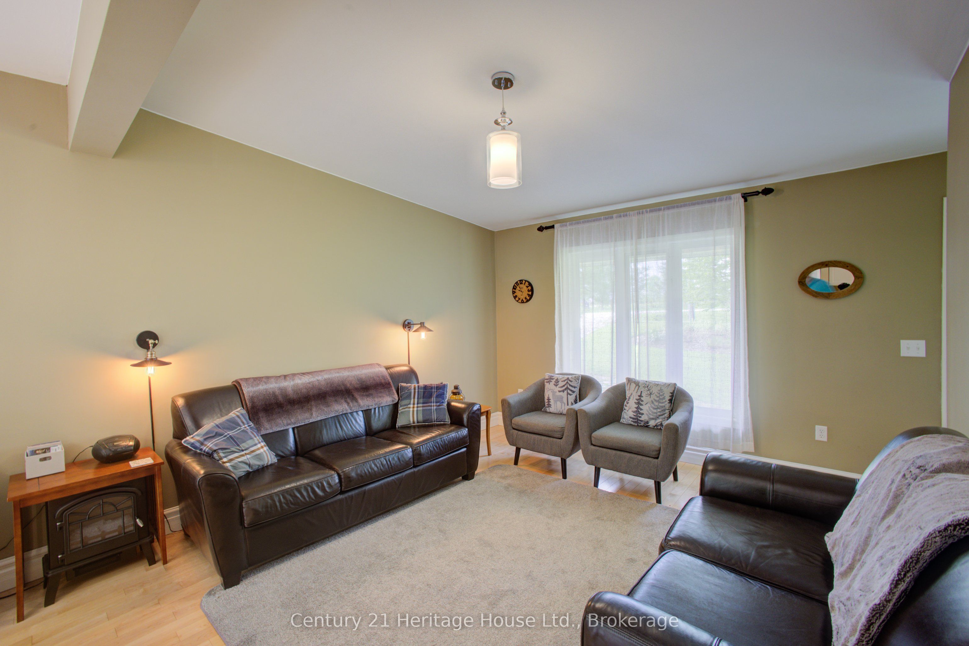 262845 Varney Road Property Photo 7