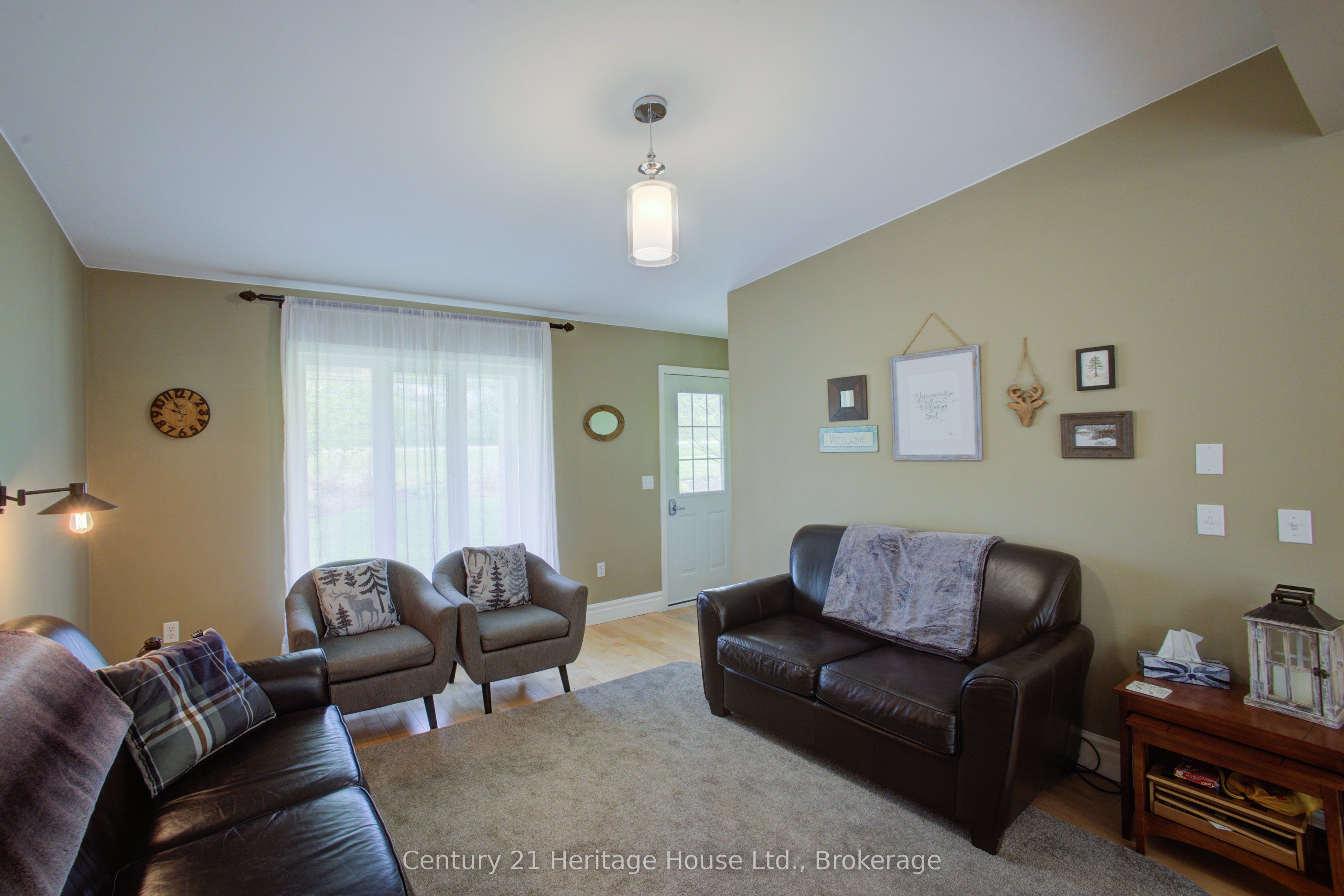 262845 Varney Road Property Photo 8