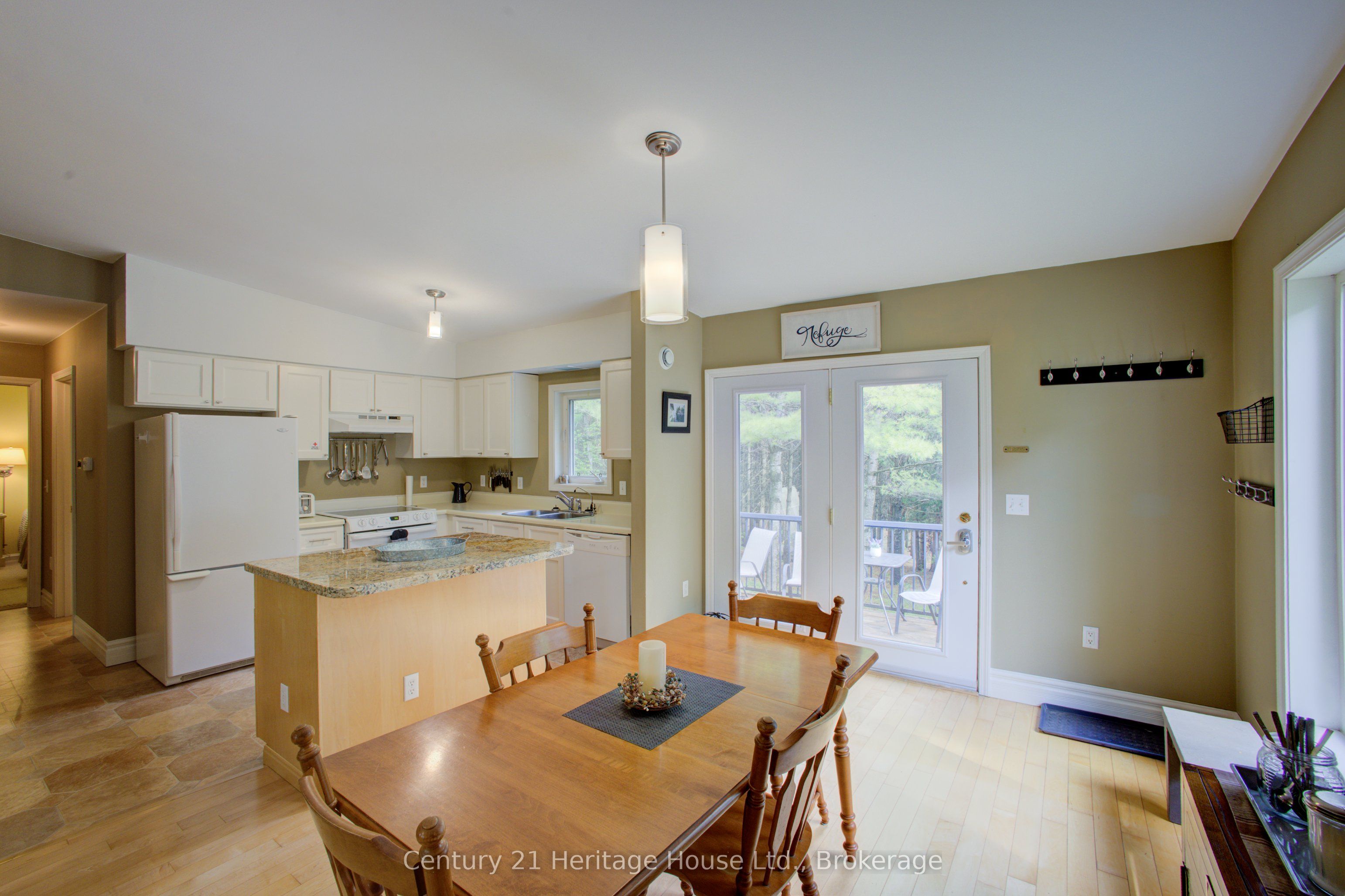 262845 Varney Road Property Photo 9