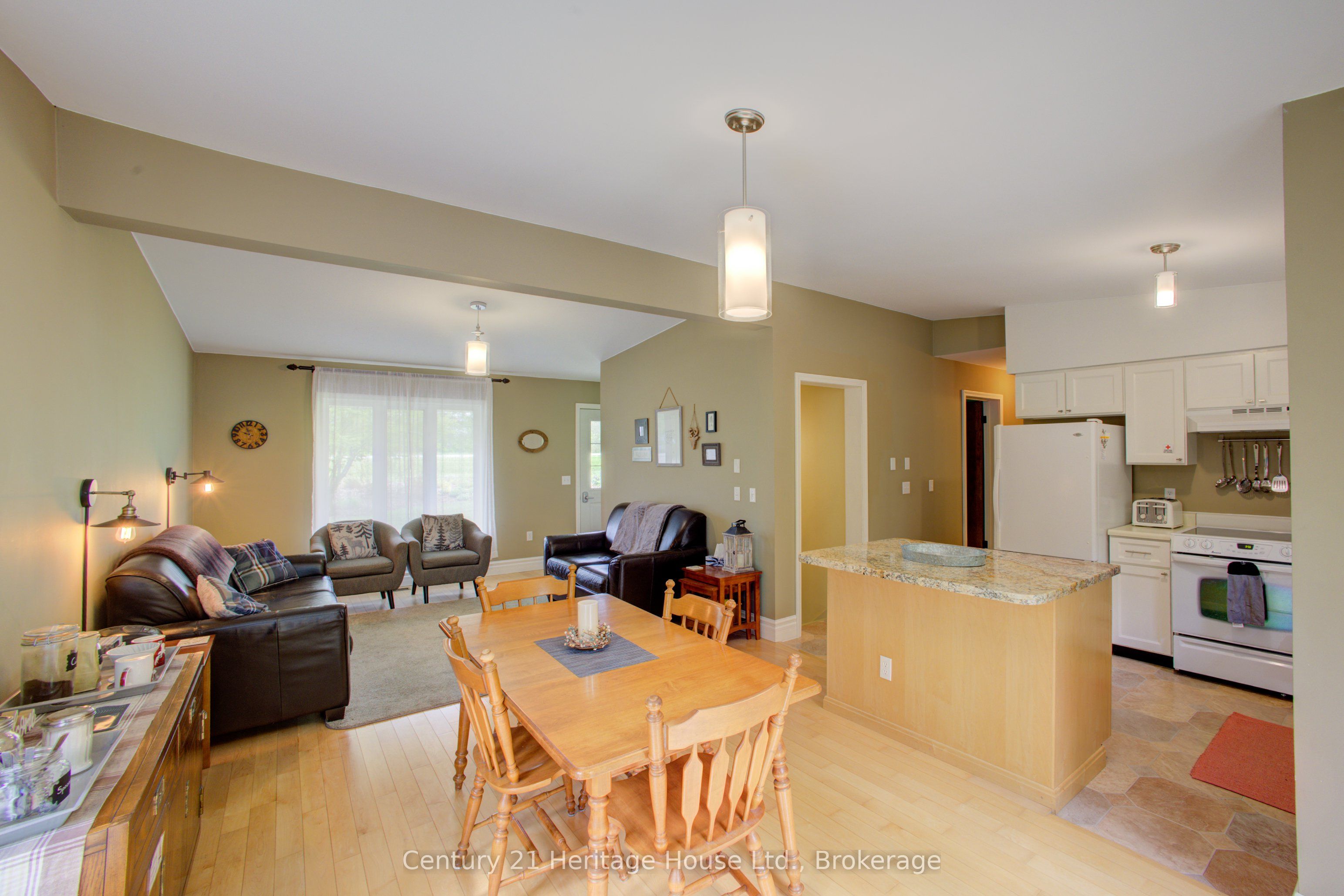 262845 Varney Road Property Photo 10