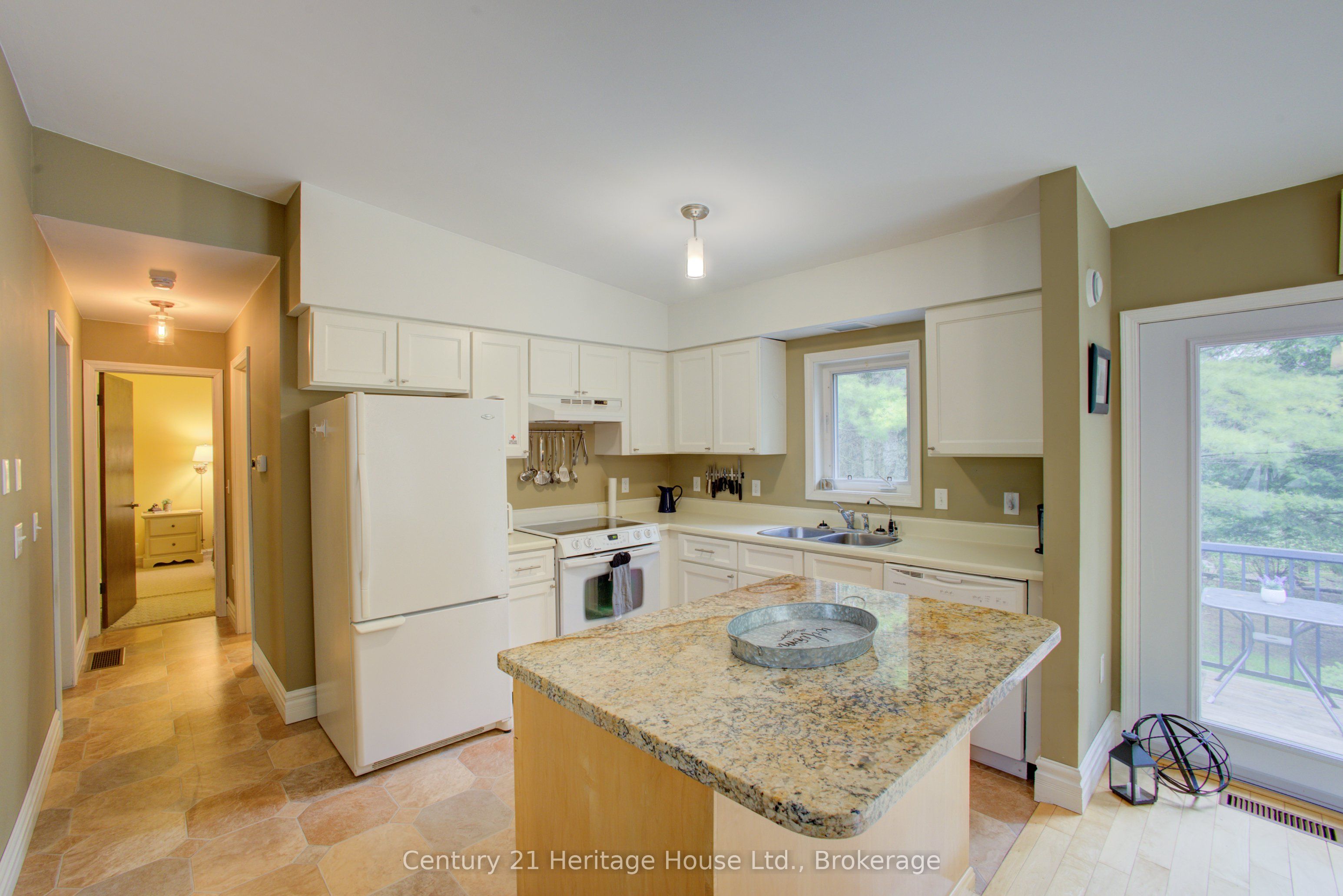 262845 Varney Road Property Photo 14