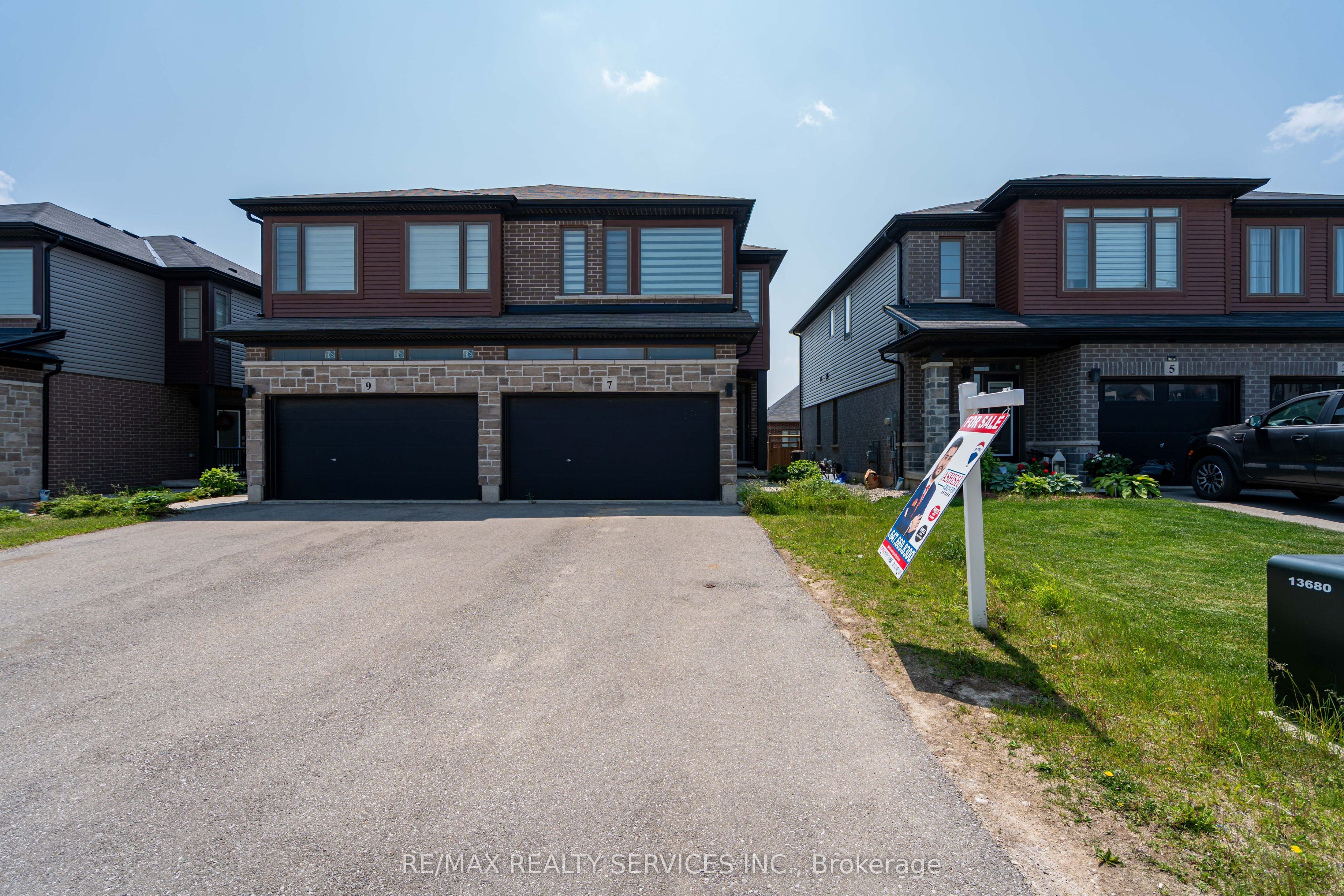 7 Baker Lane Property Photo 1