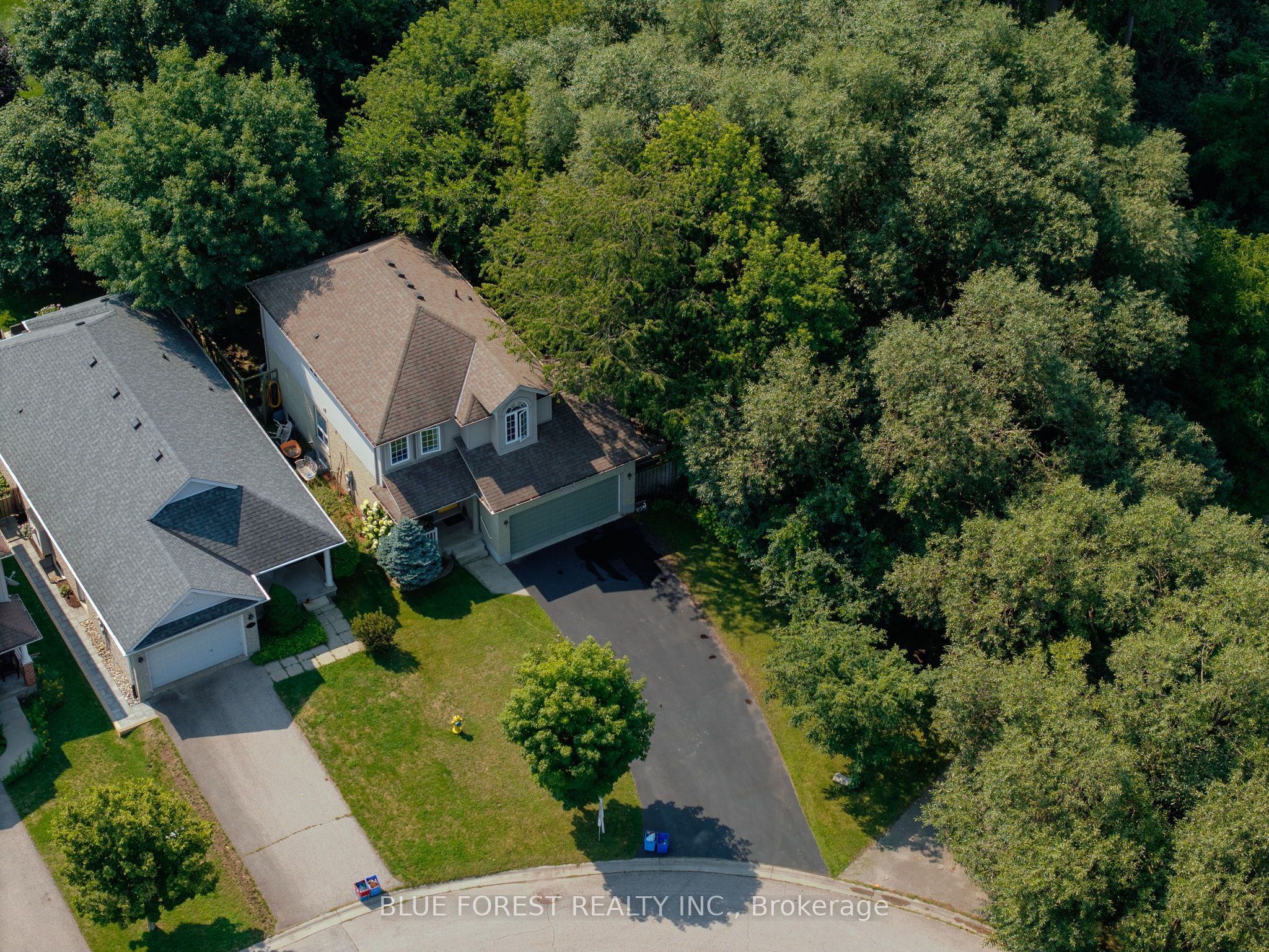 1233 Crosscreek Crescent Property Photo 3