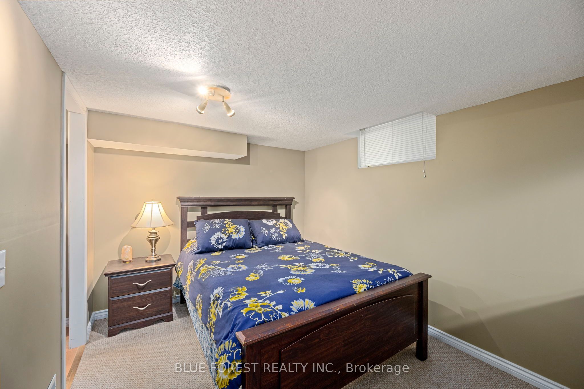 1233 Crosscreek Crescent Property Photo 27