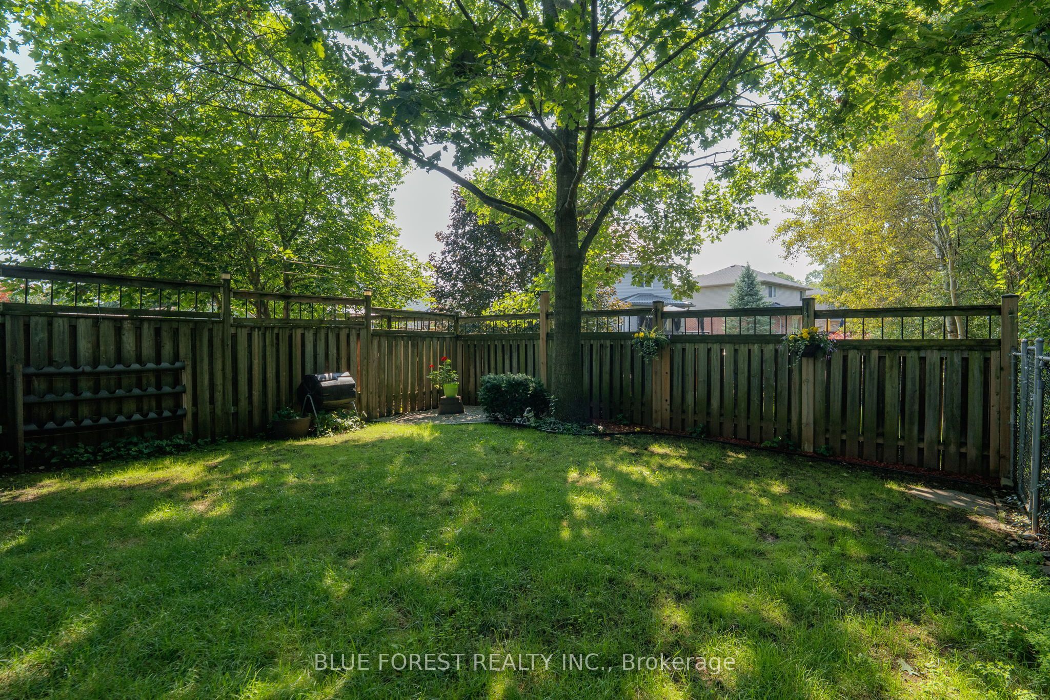 1233 Crosscreek Crescent Property Photo 40