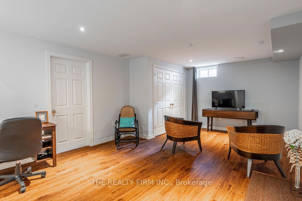 320 Ambleside Drive 30 Property Photo 25