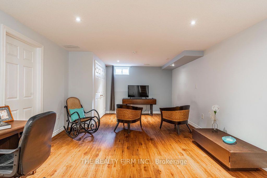 320 Ambleside Drive 30 Property Photo 27