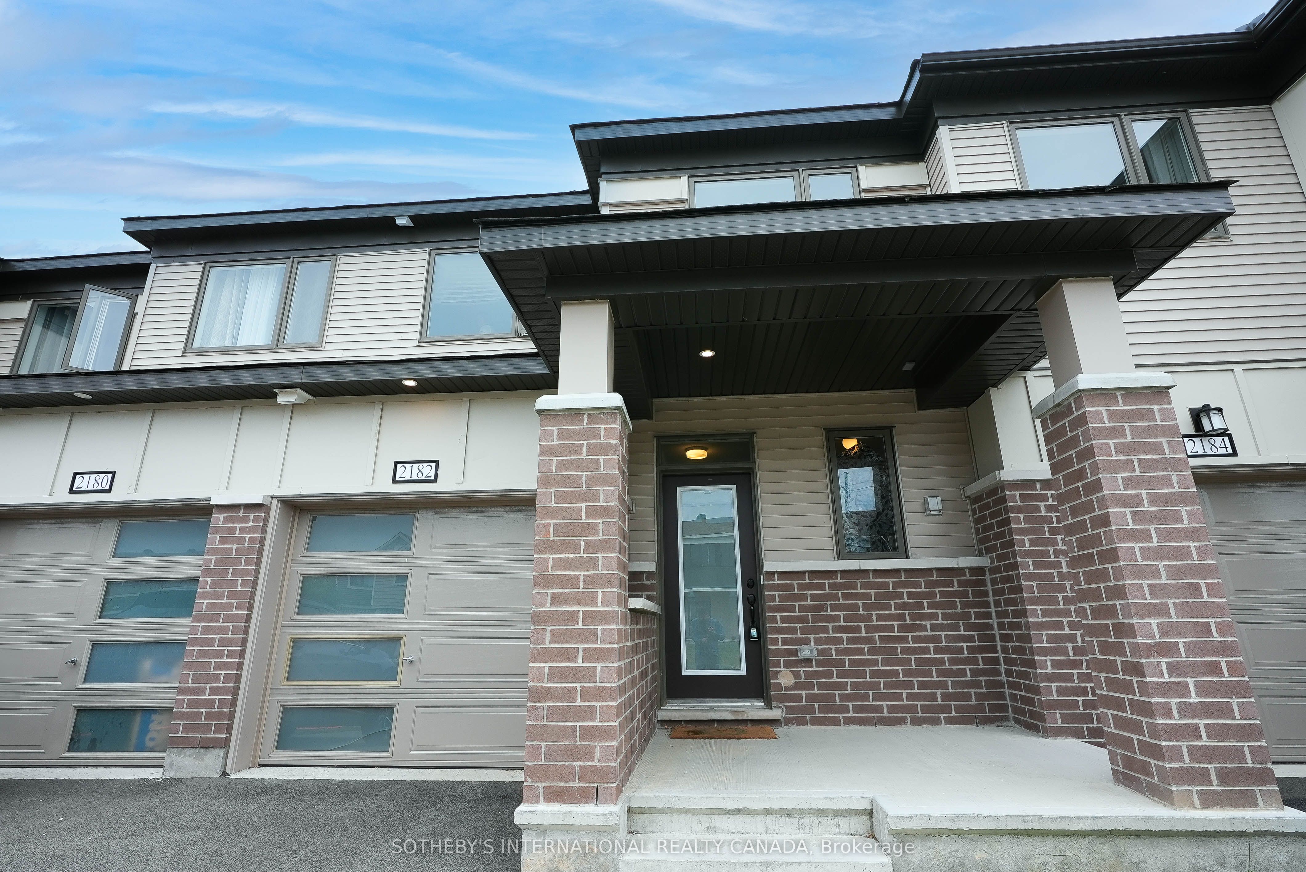 X13686394 Property Photo 1