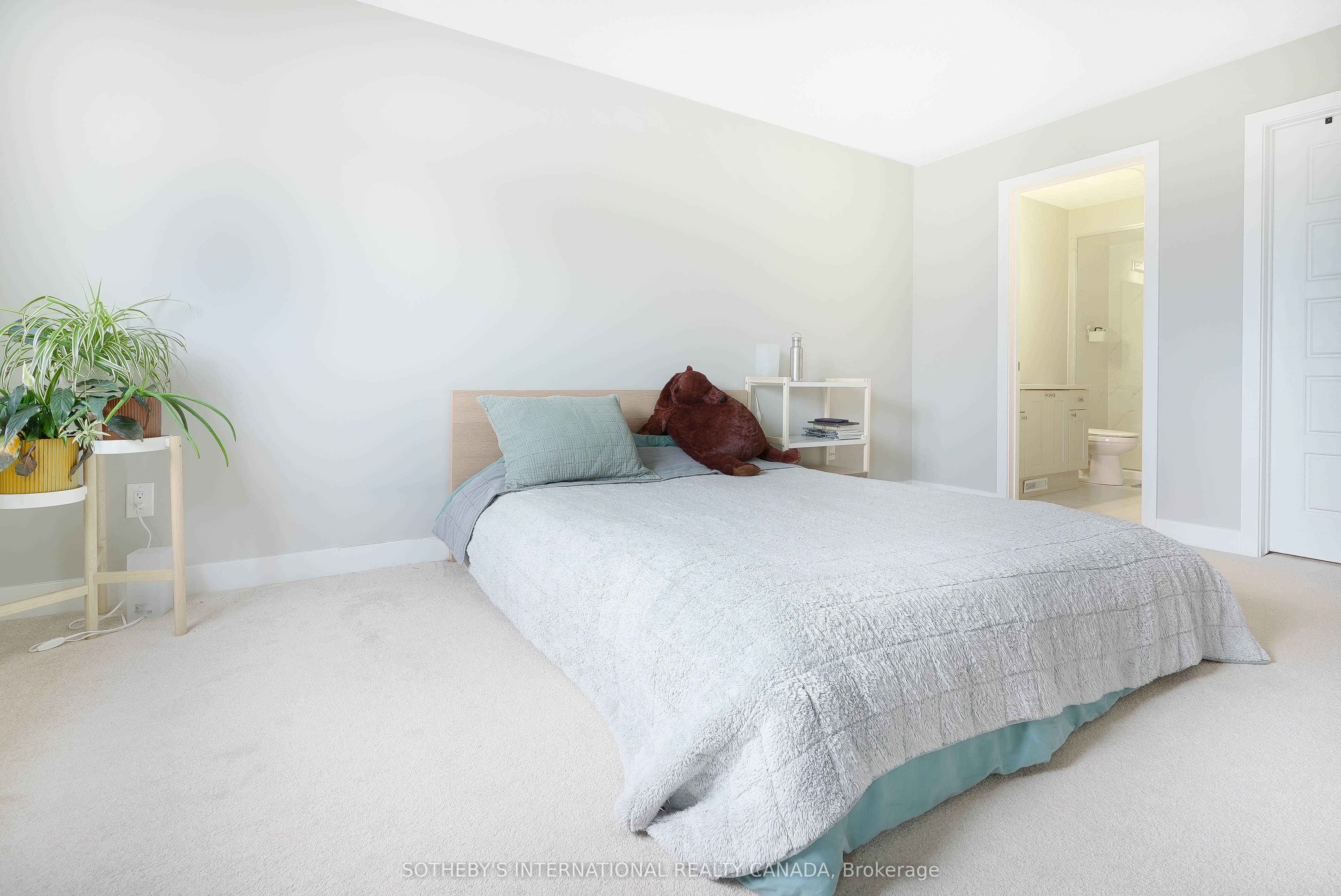 X13686394 Property Photo 16