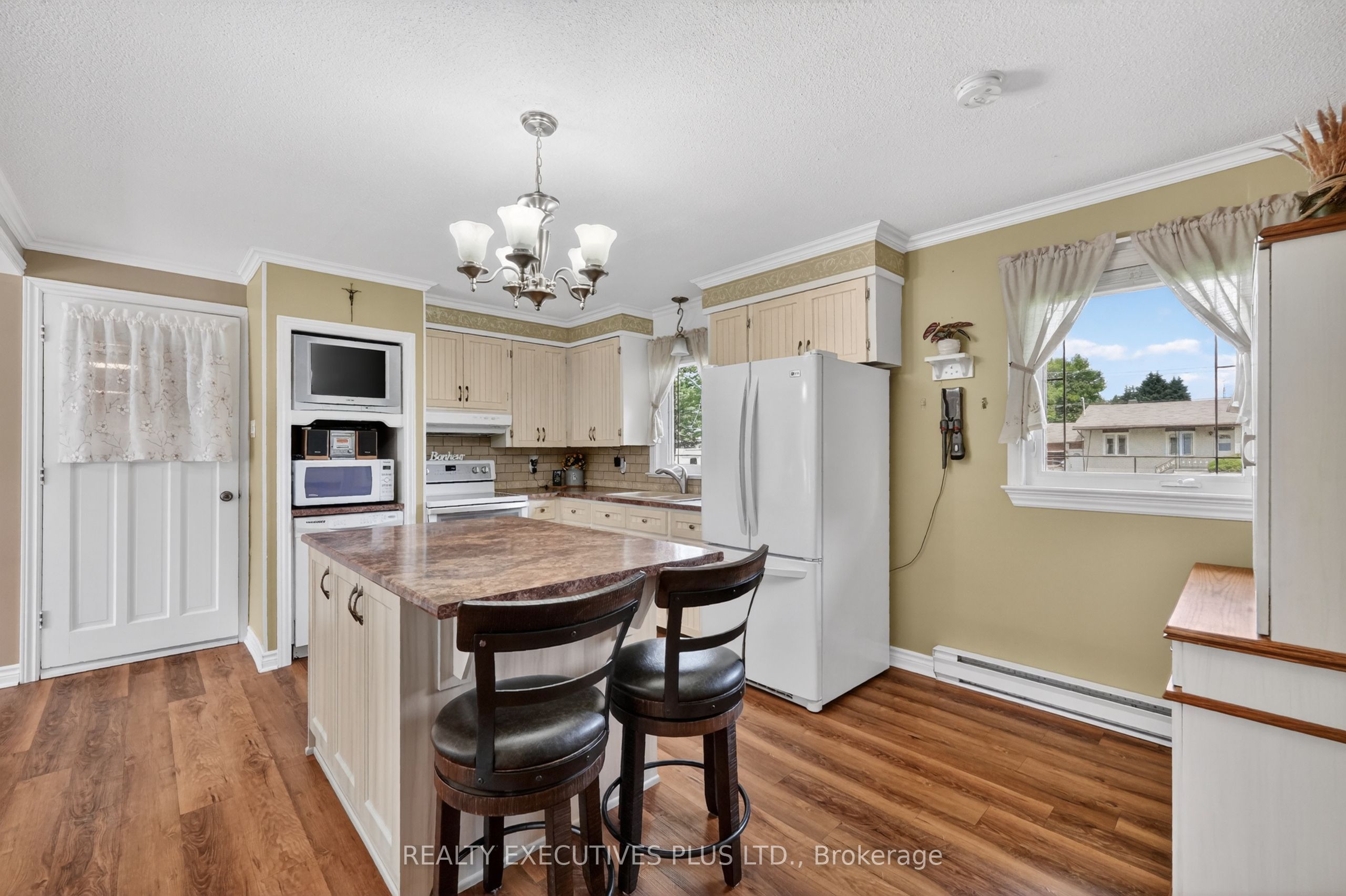 10 Potvin Street Property Photo 4