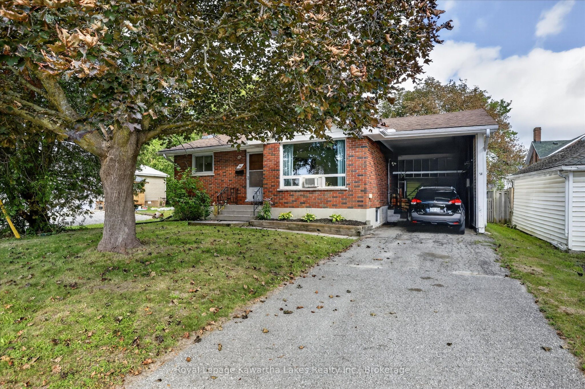78 Durham Street W Property Photo 3